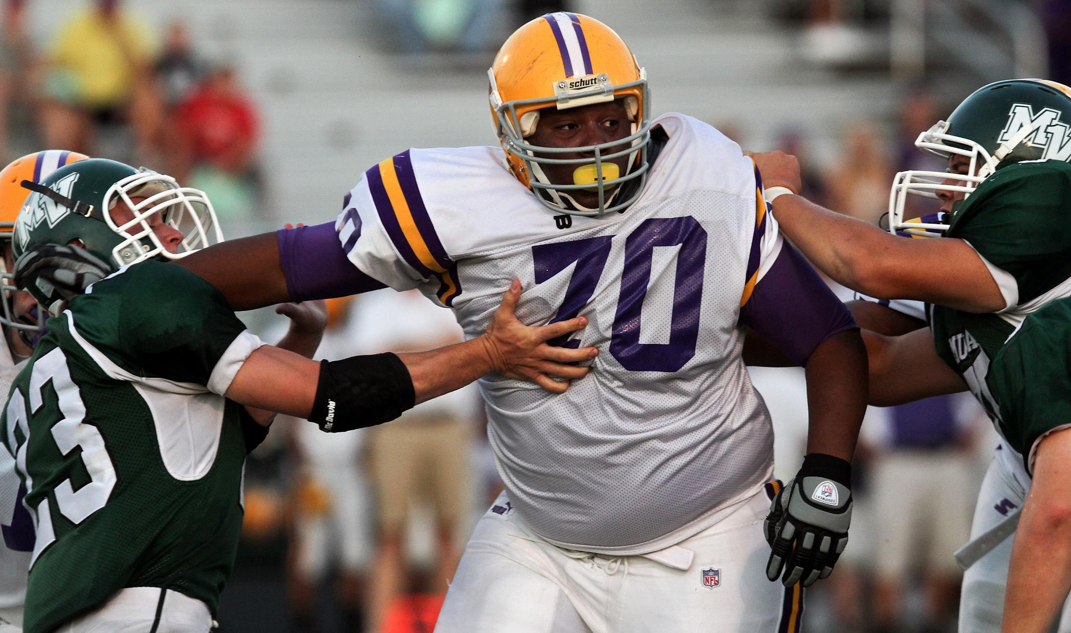 Cretin-Derham's Jonathan Harden broke through the offensive line against Mounds View in Mounds View Minn., Friday, September 9, 2011. ] (KYNDELL HARKNESS/STAR TRIBUNE) kyndell.harkness@startribune.com