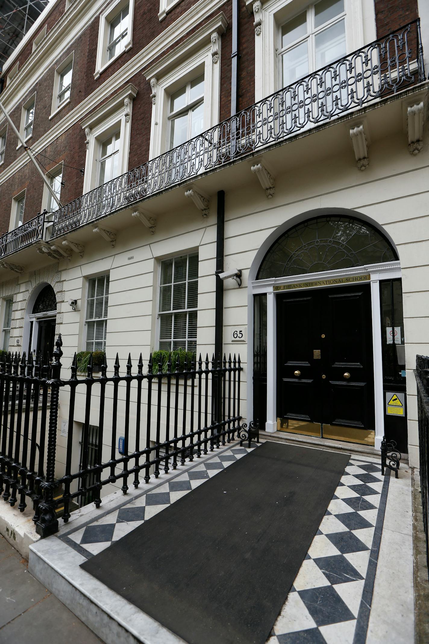 An outside view of the Southbank International School in central London where suspected child molester William James Vahey taught for a four-year term, Thursday, April 24, 2014. British police is helping with a FBI global investigation to identify and trace victims of a suspected pedophile teacher, William James Vahey, who killed himself in March in Luverne Minnesota. (AP Photo/Sang Tan)