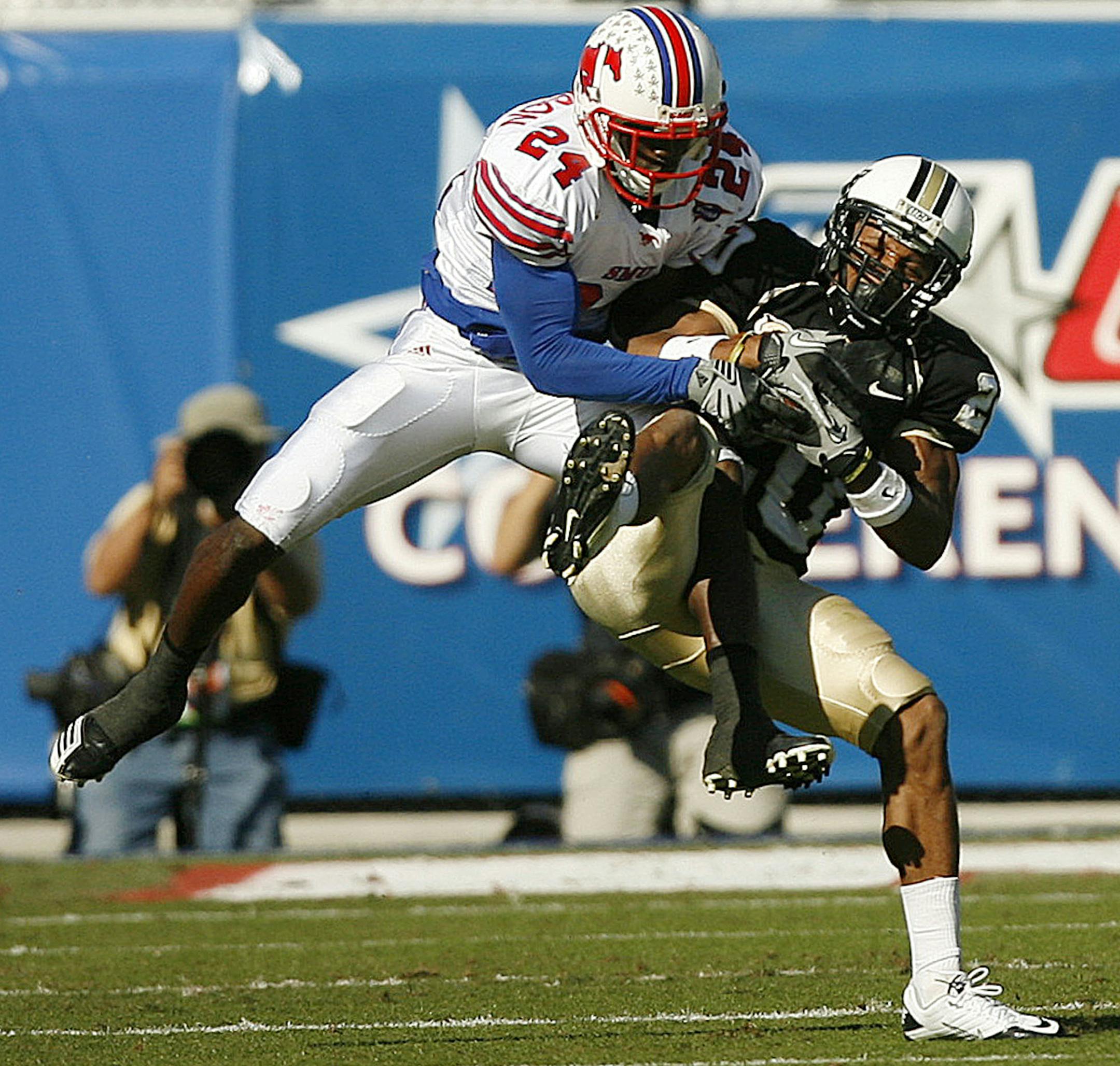 Josh Robinson (right)