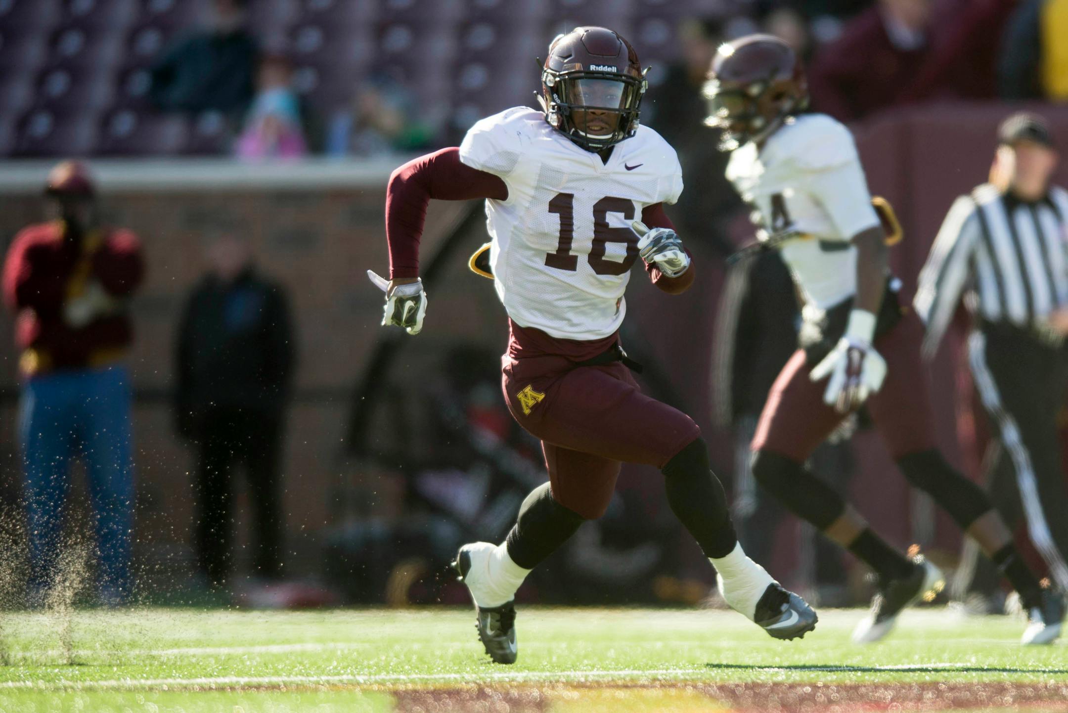 Gophers redshirt freshman Jeff Jones runs during a drill at the beginning of practice earlier this offseason.