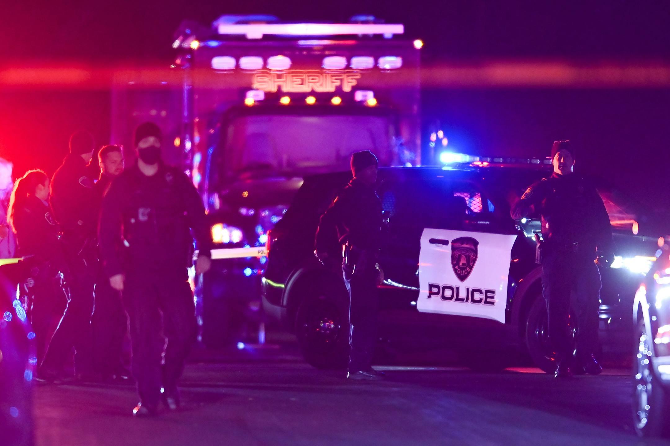Various law enforcement agencies responded to the scene where a police officer was shot on Friday, Dec. 11, 2020 on the 6500 block of Georgia Avenue in Brooklyn Park, Minn. ] AARON LAVINSKY • aaron.lavinsky@startribune.com