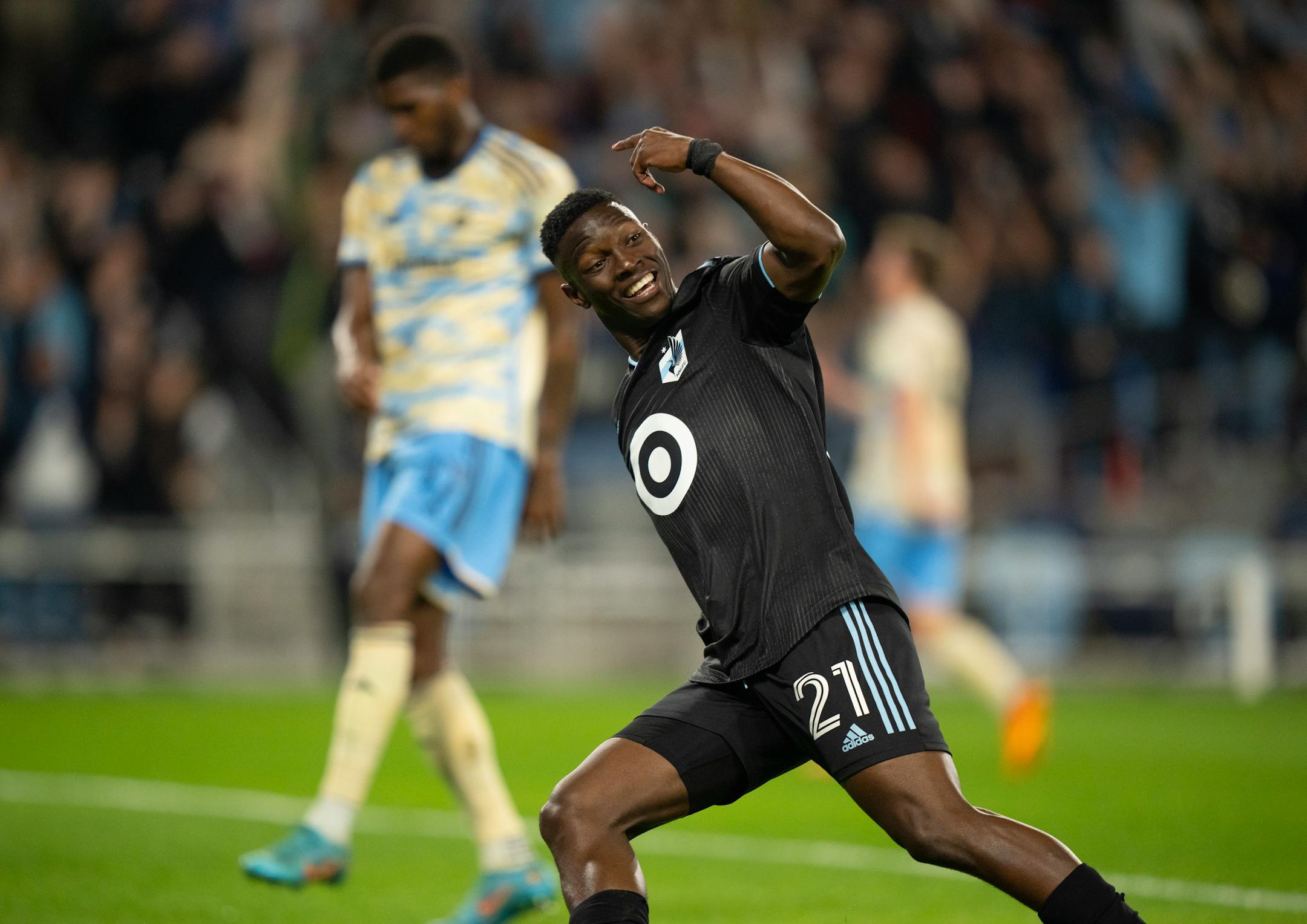 Minnesota United forward Bongokuhle Hlongwane (21) celebrates his goal in the second half. Minnesota United FC and the Philadelphia Union fought to a 3-3 tie after overtime in a U.S. Open Cup match Tuesday night, May 9, 2023 at Allianz Field in St. Paul, Minn. ] JEFF WHEELER • jeff.wheeler@startribune.com