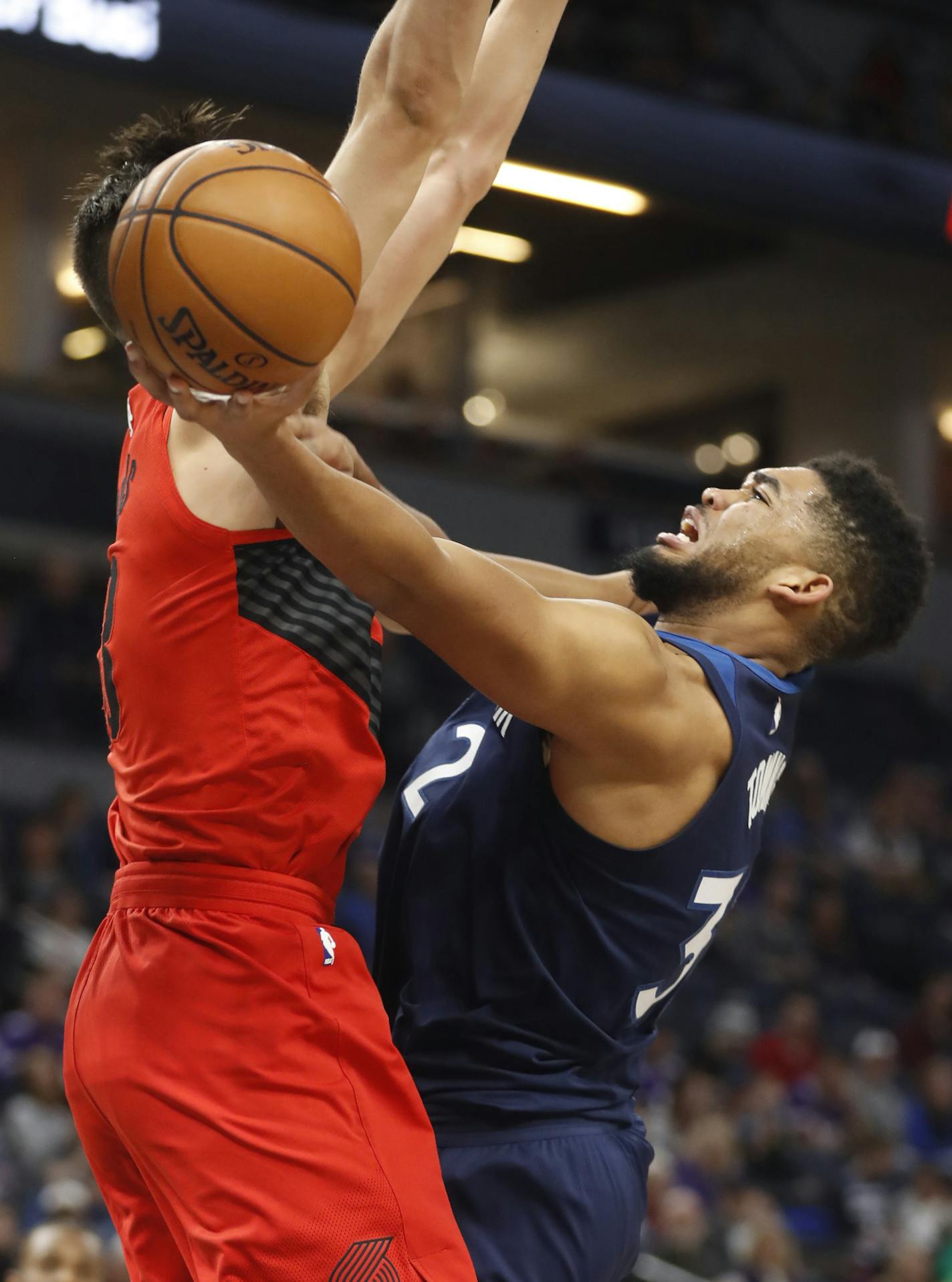 Karl-Anthony Towns(32) drives to the basket.]The Wolves take on the Blazers at Target Center. Richard Tsong-Taatarii&#xef;rtsong-taatarii@startribune.com