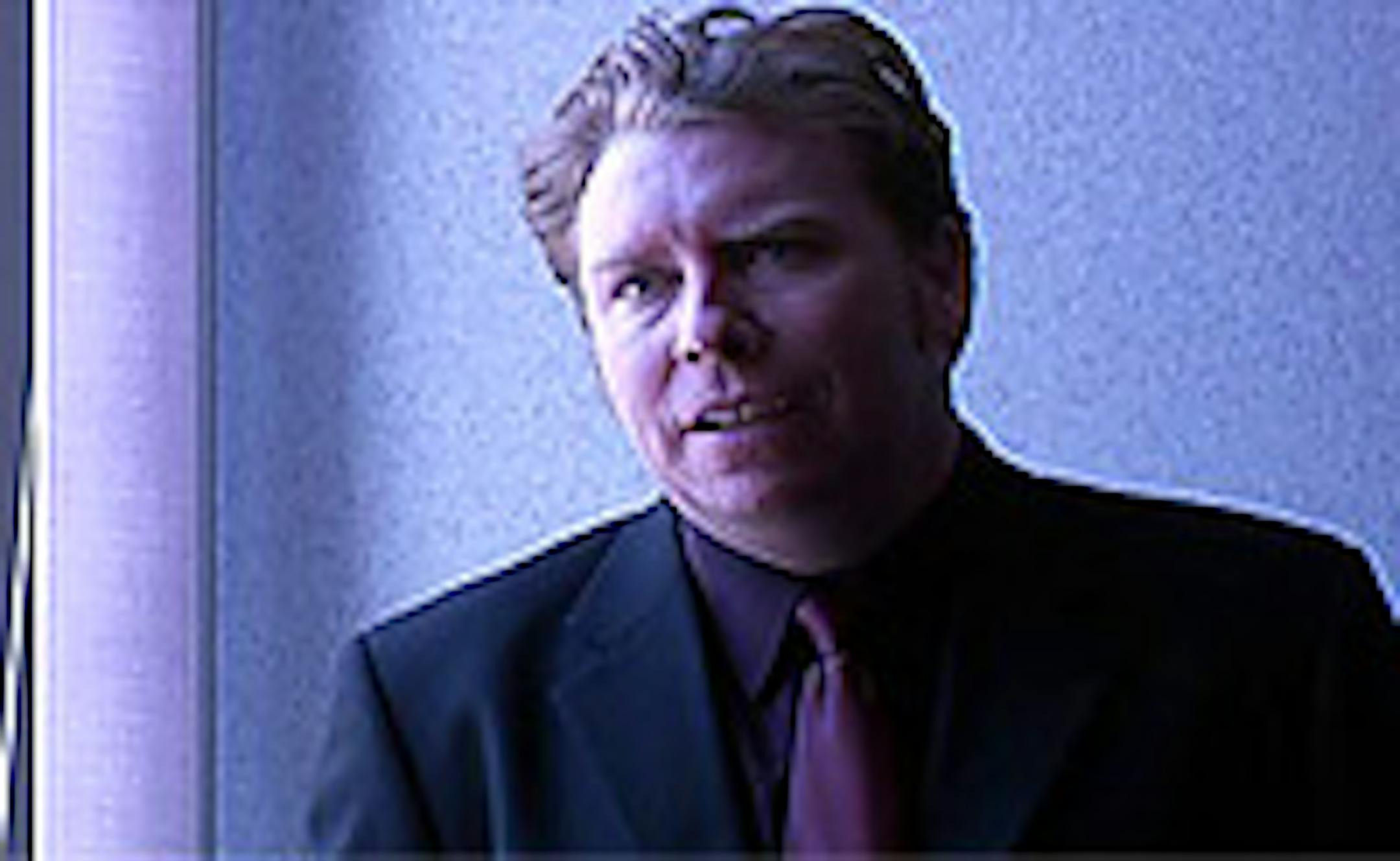 Sam Landman as Richard Oxley