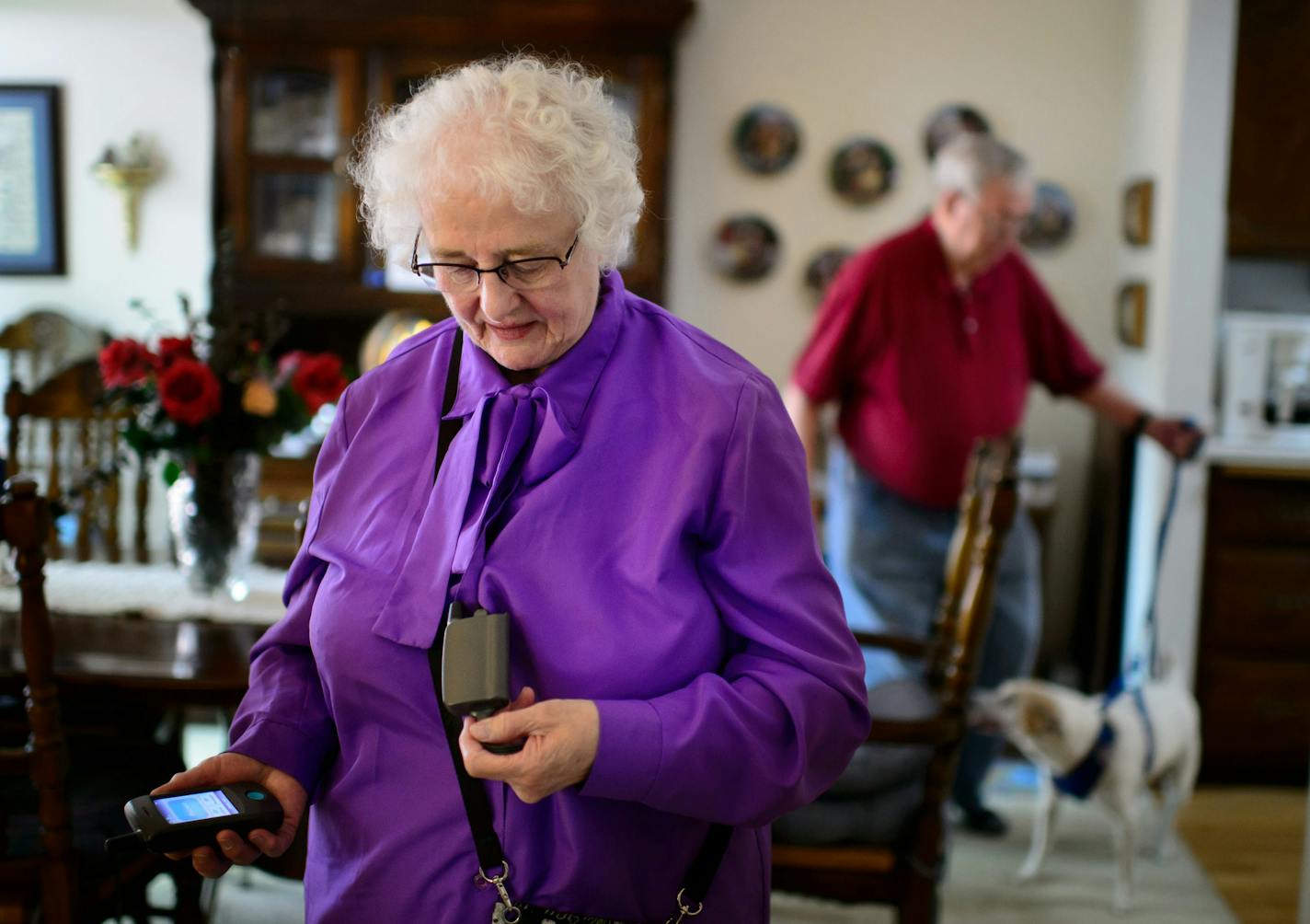 Home monitoring patient Jesse Todd is monitored by Mayo's remote monitoring unit where the staff monitors, blood pressure, blood sugar and movement of patients remotely. ] GLEN STUBBE * gstubbe@startribune.com Tuesday, June 16, 2015 In one room at the Mayo Clinic, doctors watch TV-like screens to direct the care of patients in intensive care units hundreds of miles away. In another room, the staff monitors the blood pressure, blood sugar and movement of of elderly people who want to live in thei