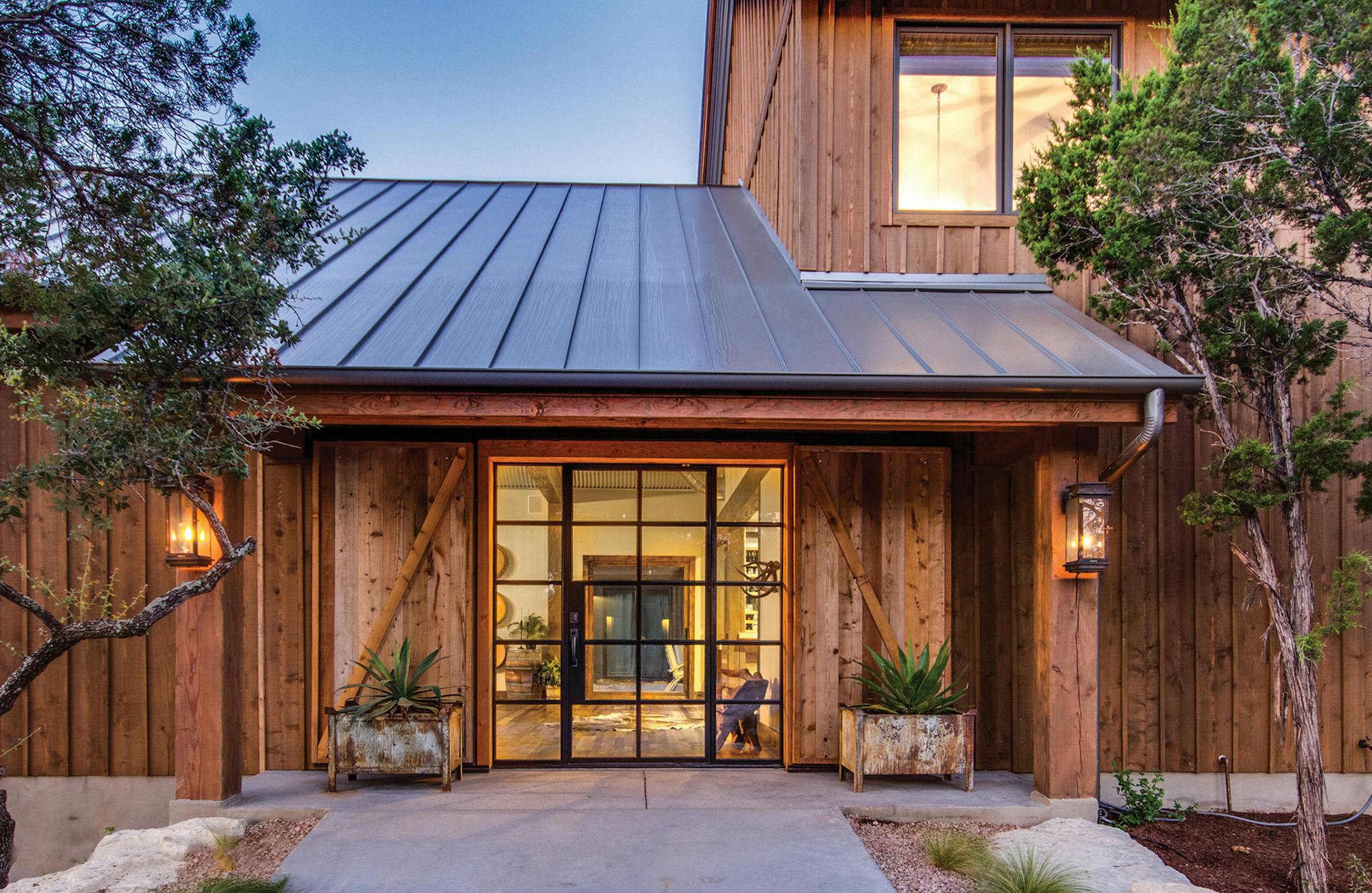 Home plan: Modern design, rustic details