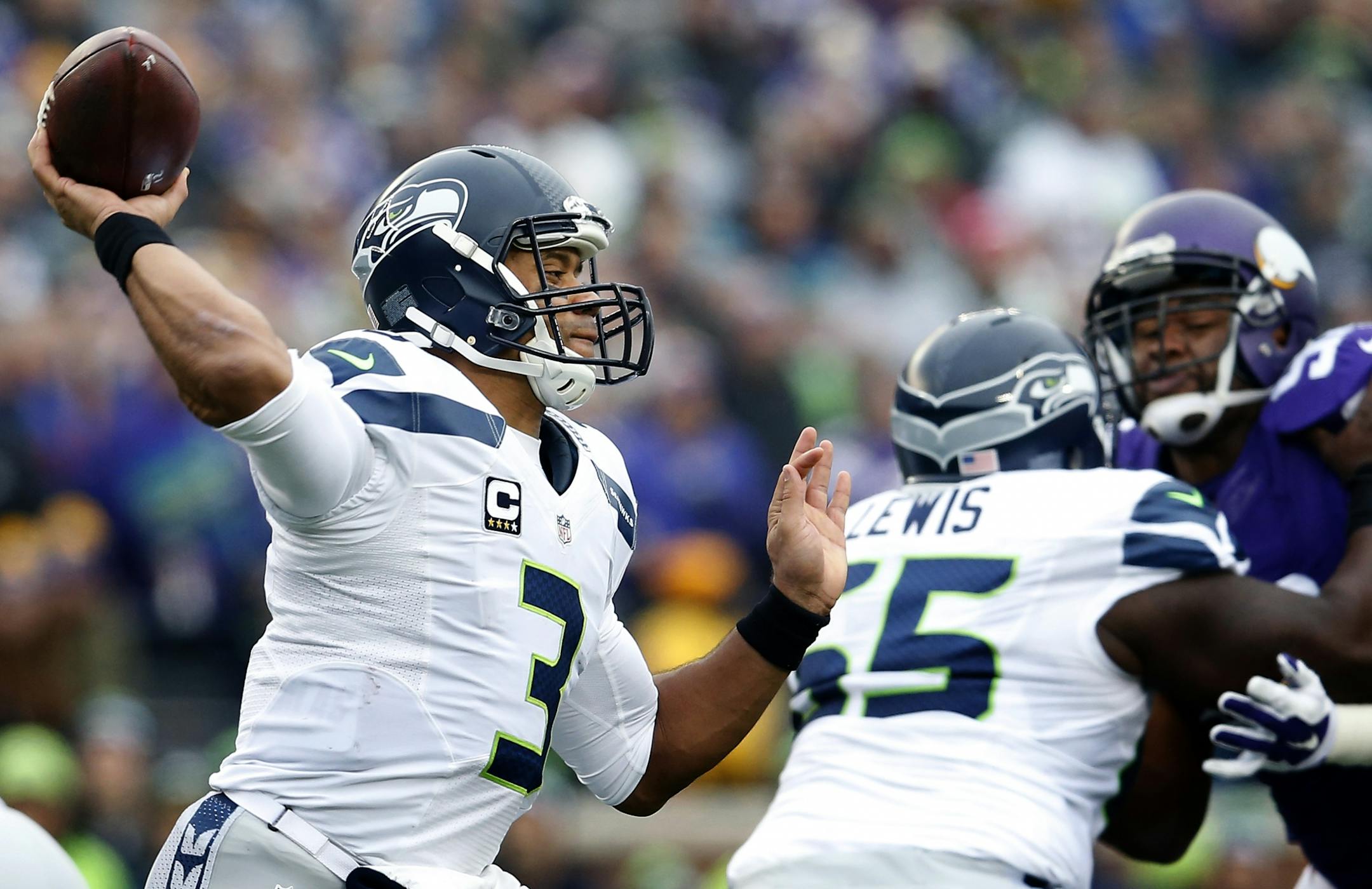 Seattle quarterback Russell Wilson (3) attempted a pass in the first quarter.