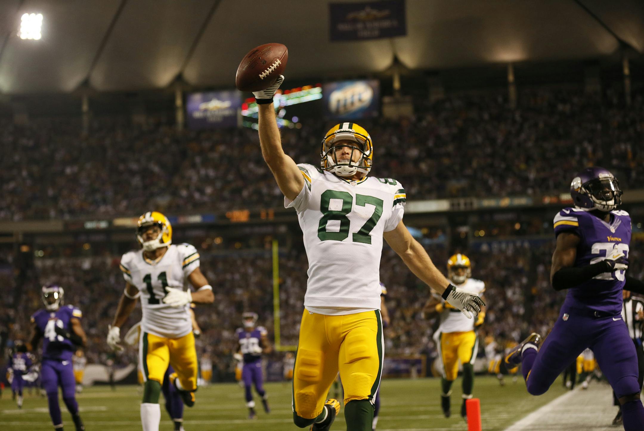 Green Bay's Jordy Nelson went 76 yards for this TD in the 2nd quarter. ] Minnesota Vikings -vs- Green Bay Packers, Metrodome. Minneapolis, MN - 10/27//2013