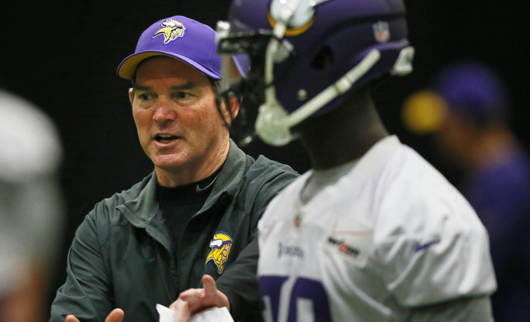 Vikings coach Mike Zimmer, getting to know his players at mini camp on Wednesday. ] BRIAN PETERSON &#x201a;&#xc4;&#xa2; brian.peterson@startribune.com Eden Prairie, MN 4/30/2014