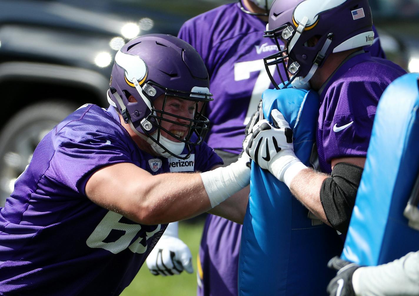 Rookie center Pat Elflein (65), who practiced his blocking technique Tuesday, will anchor the Vikings offensive line after impressing coaches in the preseason.