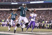 Philadelphia Eagles wide receiver Alshon Jeffery (17) celebrated as he scored on a 53-yard touchdown play in the second quarter against the Vikings in