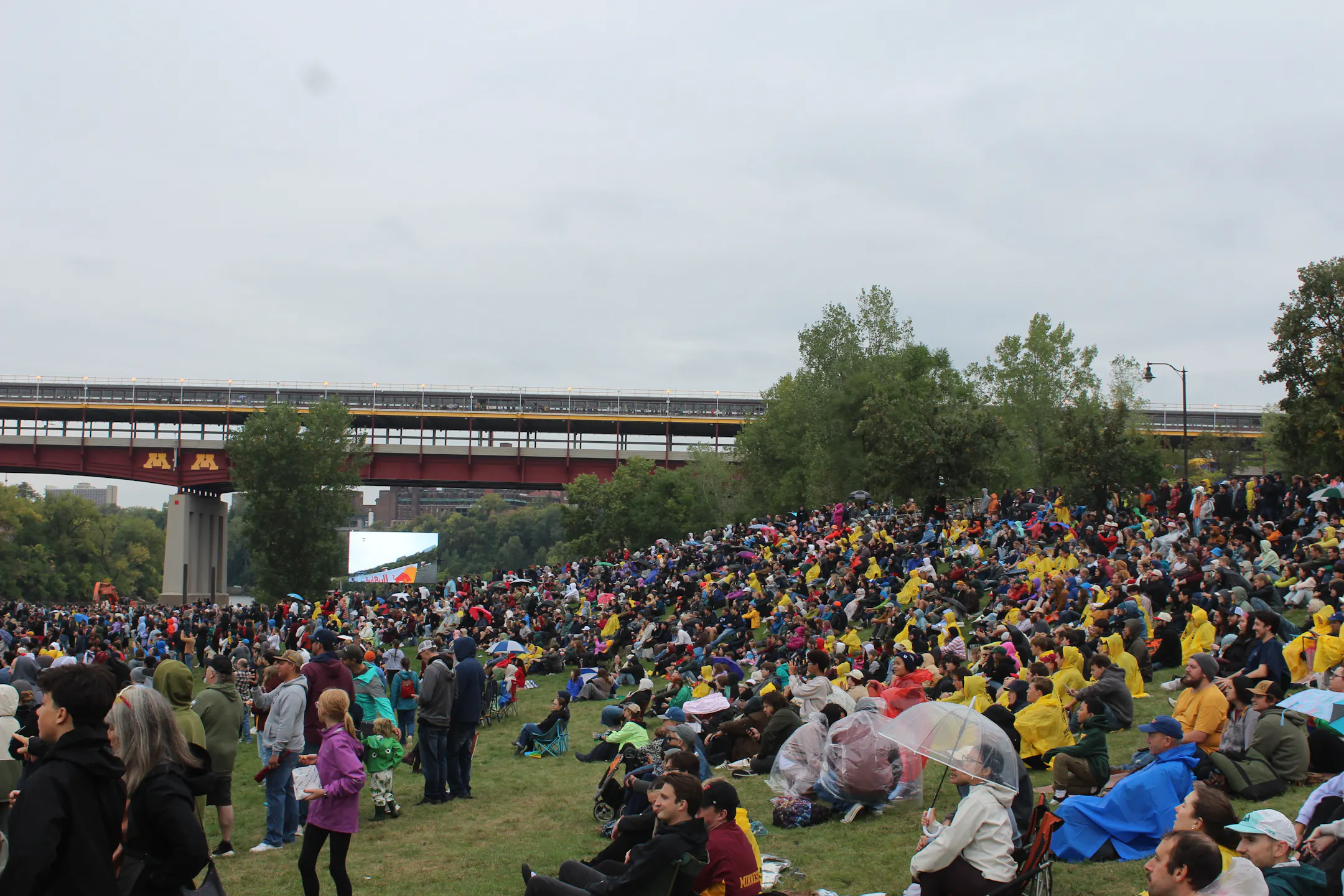 Red Bull event draws thousands of Minnesotans to watch homemade planes fly