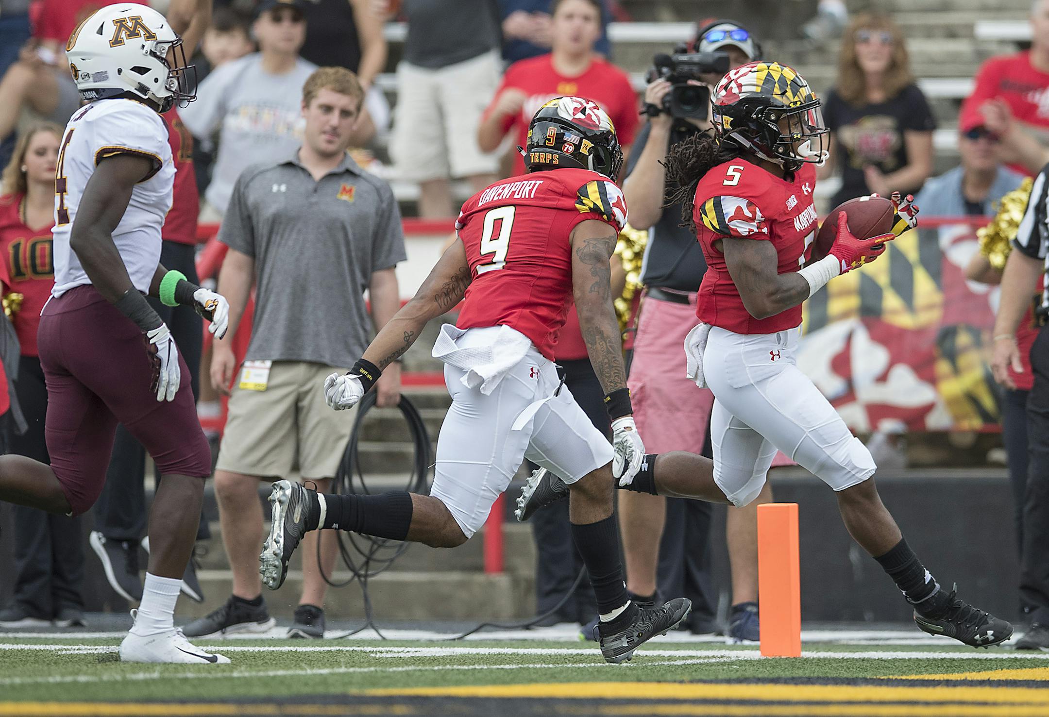 Maryland's running back Anthony McFarland ran into the end zone for a first quarter touchdown as Minnesota took on Maryland at Capital One Field in College Park, MD. ] ELIZABETH FLORES ï liz.flores@startribune.com