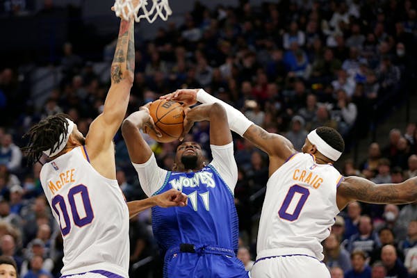 Timberwolves handle Phoenix for three quarters, then unravel