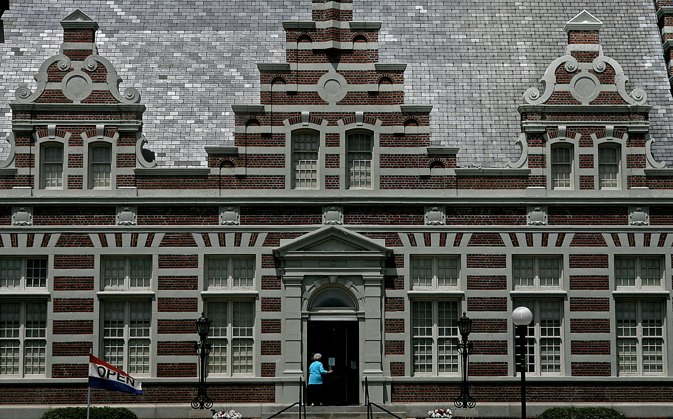 JIM GEHRZ � jgehrz@startribune.com New Ulm/July 8, 2006/11:00AM The Brown County Historical Society Museum, with its Dutch high baroque styling, featuring ornate moldings and slate roof, is among the most recognizable structures in Minnesota. The 1910 building originally served as the New Ulm Post Office.