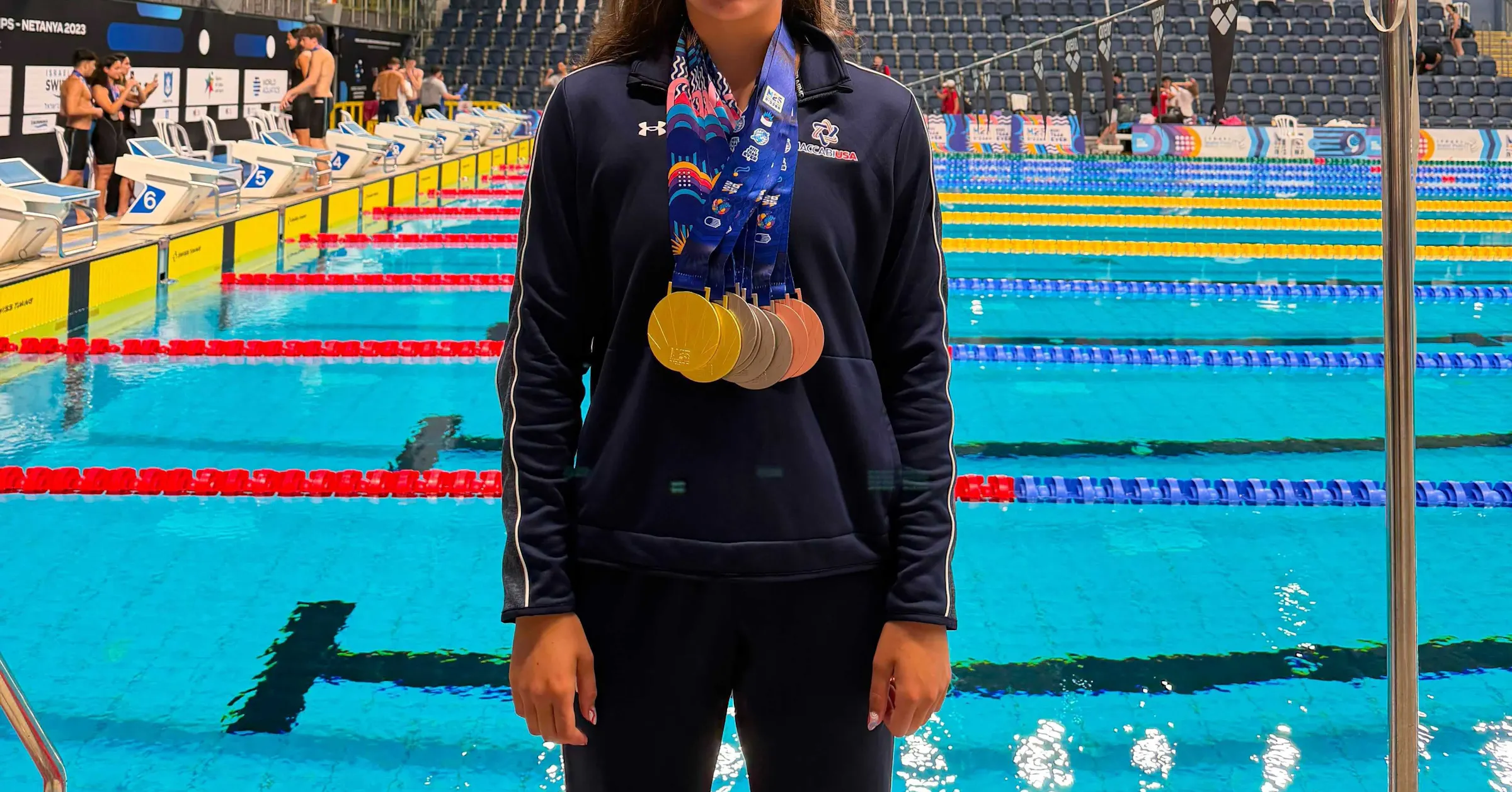 Isla George von Rosemount gewinnt acht Schwimmmedaillen bei den ...