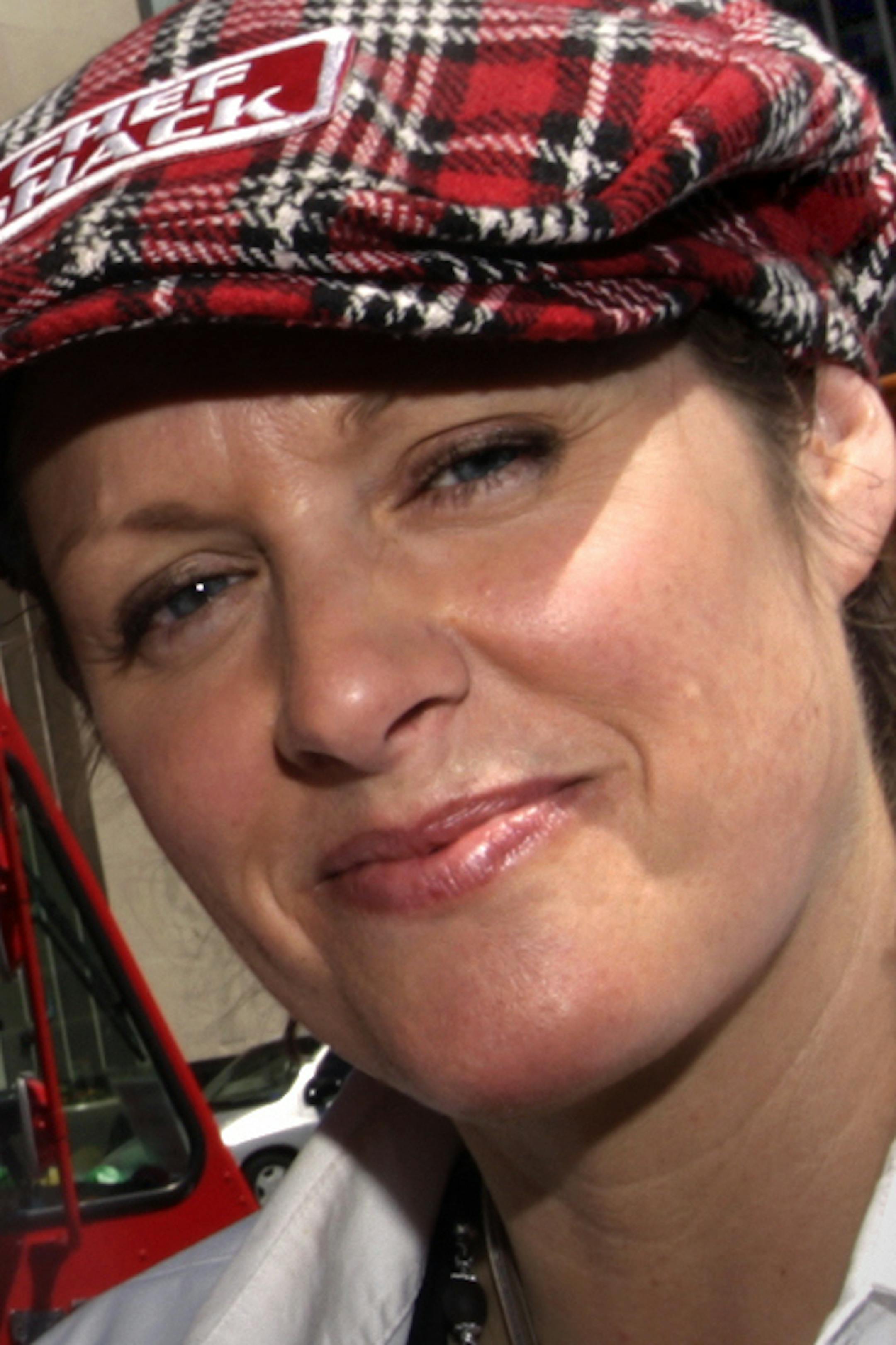 TOM WALLACE ¬• twallace@startribune.com Assignments #20017920A_ May 18, 2011_ SLUG: foodtrux.vita3_ Opening day of truck food court along Kellogg in St. Paul, MN _ IN THIS PHOTO:] Lisa Carlson, and Carrie Summer, of the Chef Shack.