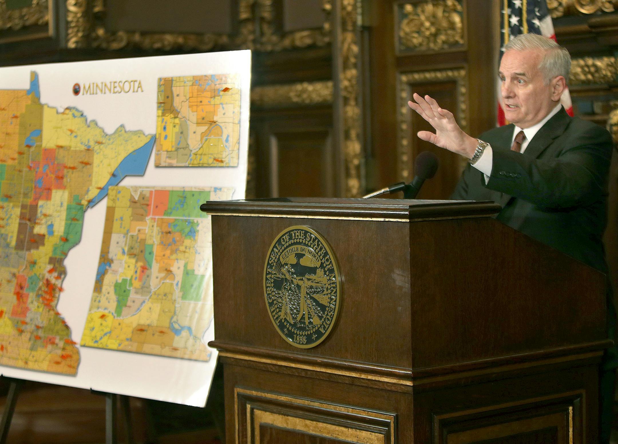 Governor Mark Dayton held a news conference in the Governor's Reception Room to announce his capital investment (bonding) proposal for the 2014 Legislative Session, Wednesday, January 15, 2014 in St. Paul, MN. "My proposals will put thousands of Minnesotans to work throughout our state," the Governor said. (ELIZABETH FLORES/STAR TRIBUNE) ELIZABETH FLORES • eflores@startribune.com