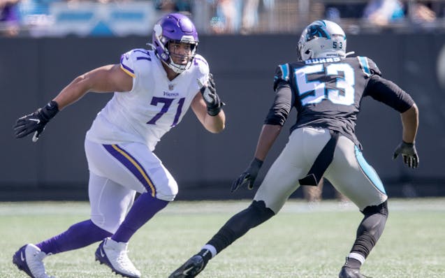 Vikings offensive tackle Christian Darrisaw (71) in action during the first quarter, Sunday, October 17, 2021 in Charlotte, NC. ] ELIZABETH FLORES •