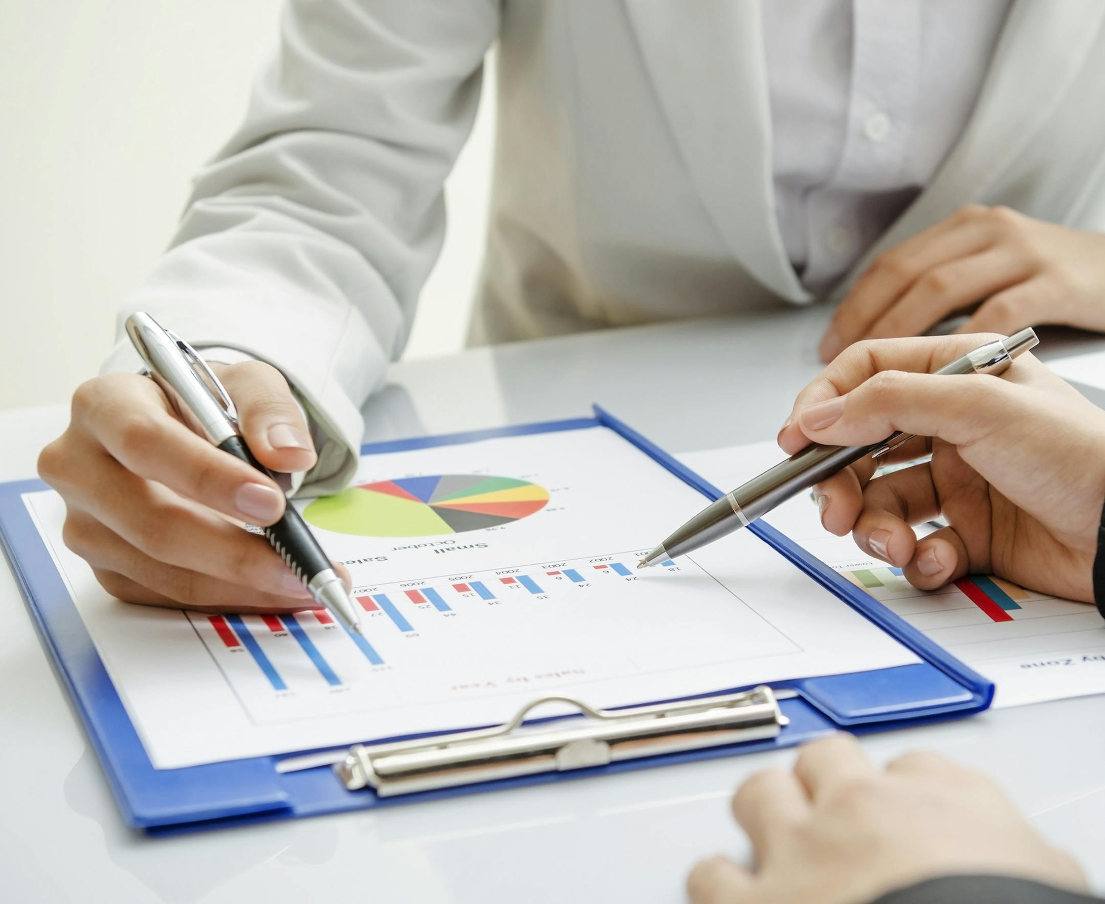 Author and money coach Liz Davidson offers advice on how to find a competent financial adviser. (Fotolia) ORG XMIT: 1179254