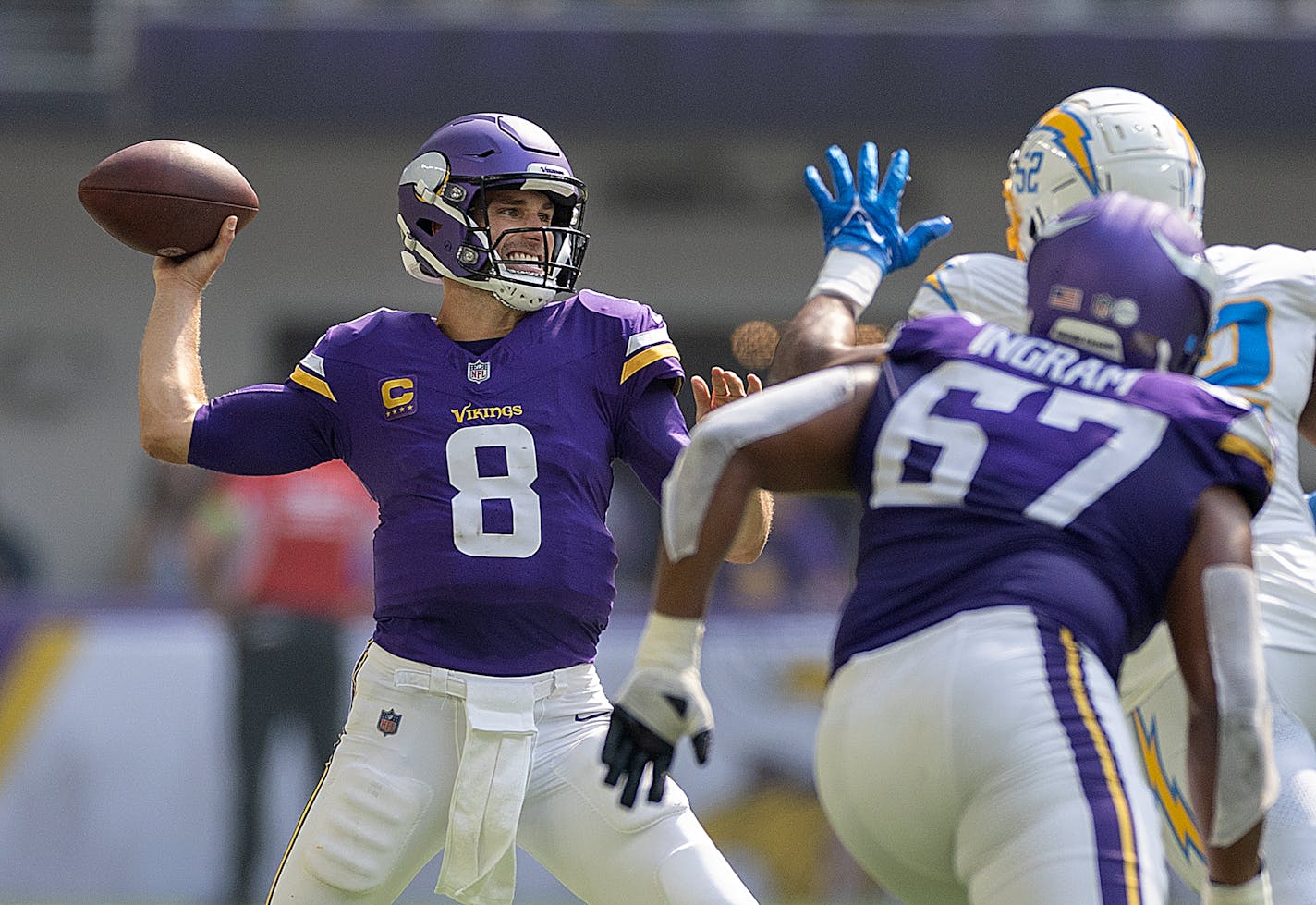 Minnesota Vikings quarterback Kirk Cousins (8) makes a completed pass to Minnesota Vikings wide receiver Justin Jefferson (18) during the second quarter of the game Sunday, September 24, 2023 in Minneapolis, Minn. The Minnesota Vikings hosted the Los Angeles Chargers at U.S. Bank Stadium. ] Elizabeth Flores • liz.flores@startribune.com