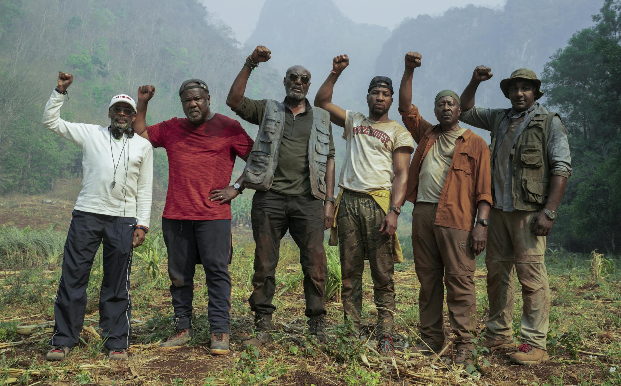 Da 5 Bloods (From left) Director Spike Lee, Isiah Whitlock Jr, Delroy Lindo, Jonathan Majors, Clarke Peters, and Norm Lewis. (David Lee/Netflix) ORG XMIT: 1691483