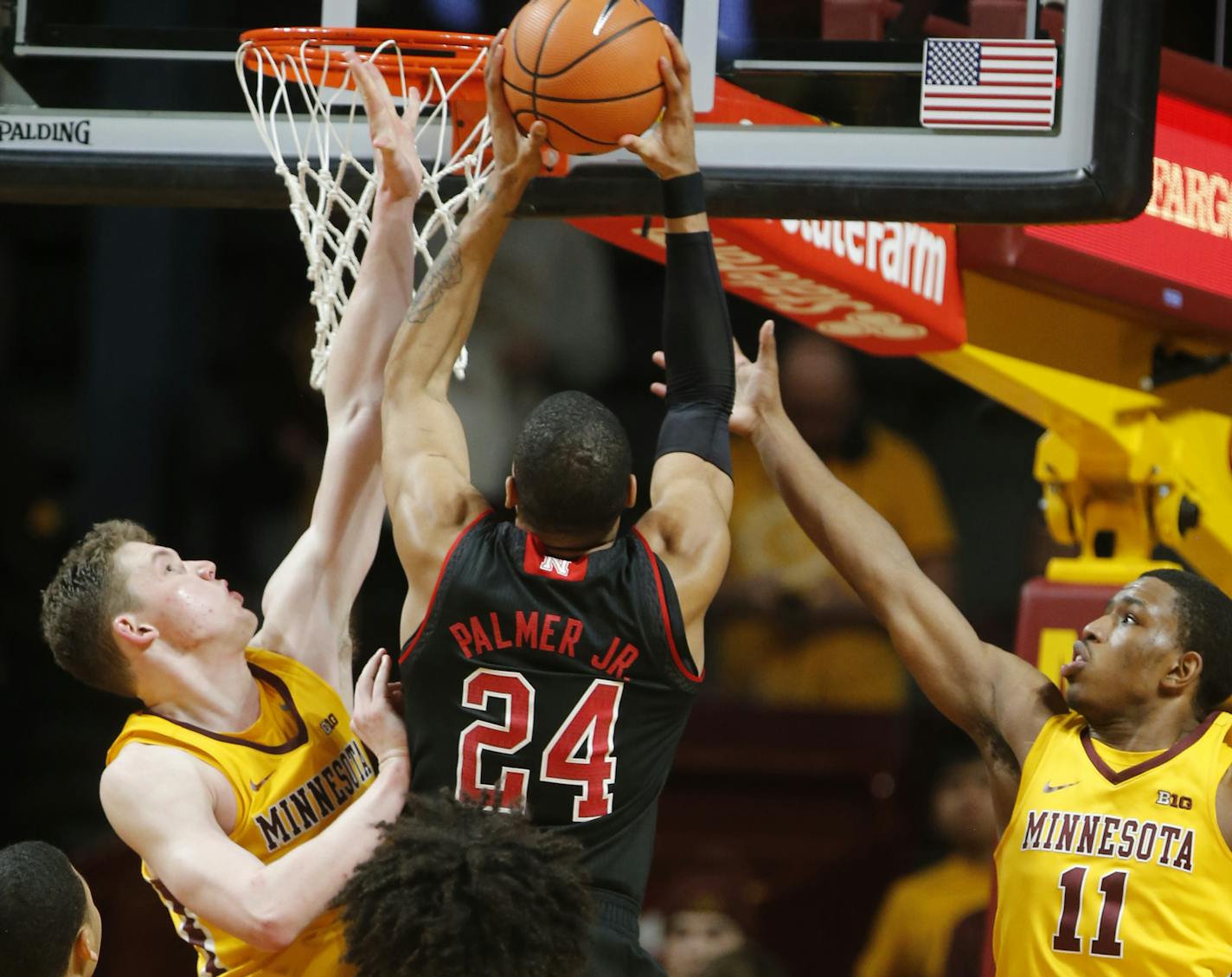 Michael Hurt(42) and Isaiah Washington(11) tried to block off James Palmer Jr.(24) of Nebraska.]Gophers face Nebraska at Williams Arena on 2/6/2018. Richard Tsong-Taatarii&#xef;rtsong-taatarii@startribune.com