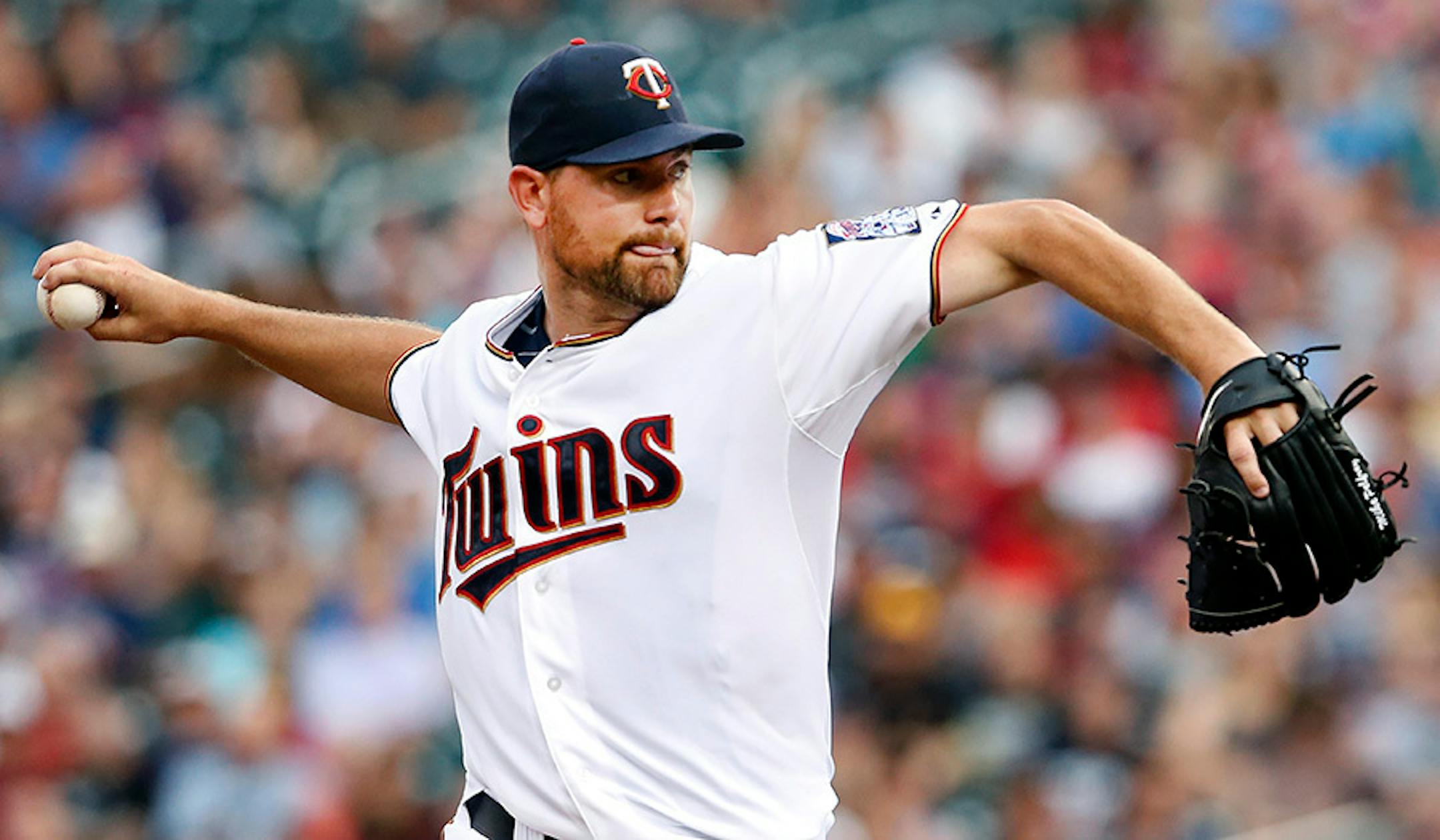 Minnesota Twins starting pitcher Mike Pelfrey (37) in the second inning.