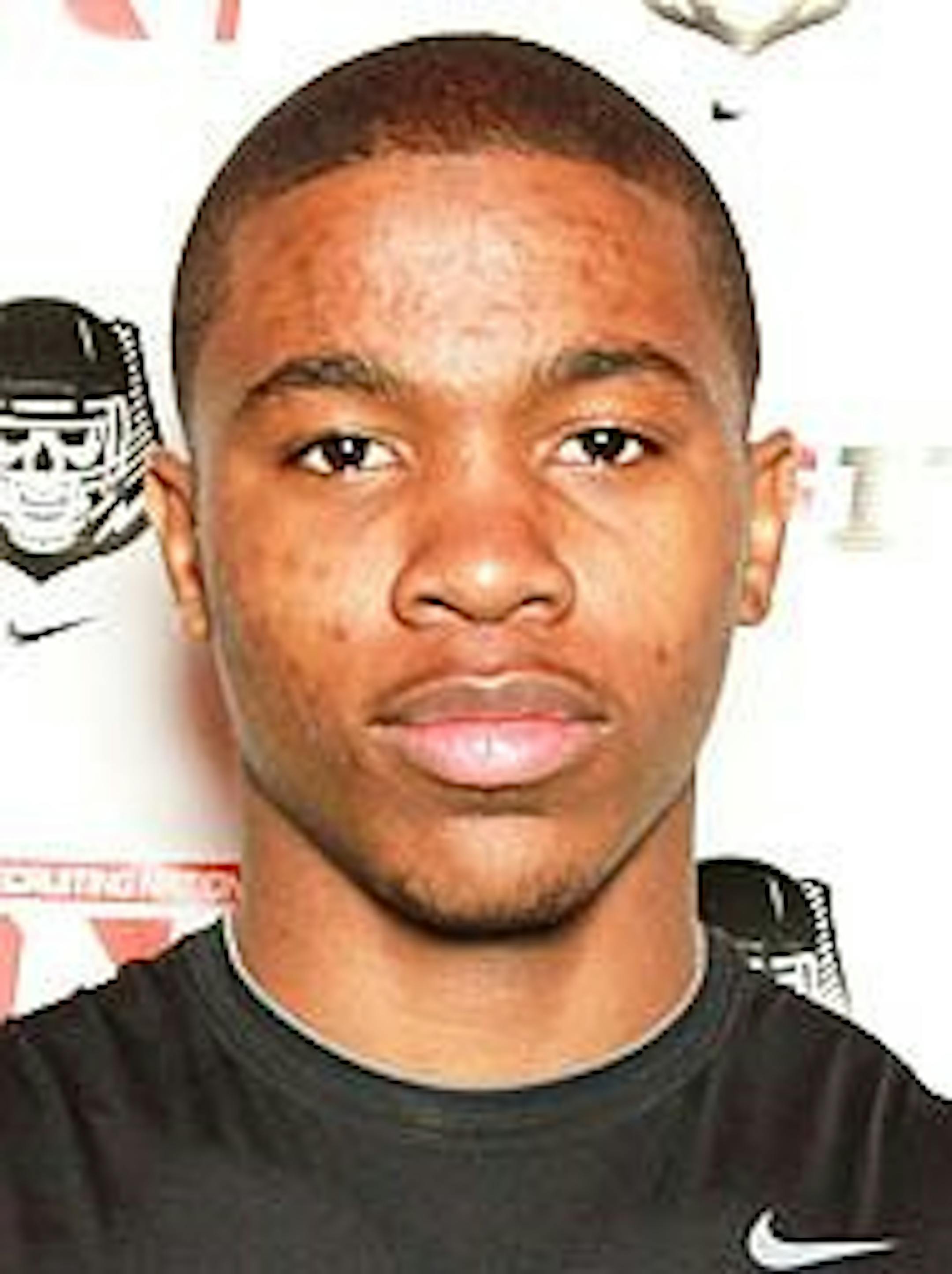 Junior college cornerback Elijah Battle flipped his commitment from West Virginia to the Gophers on Wednesday.