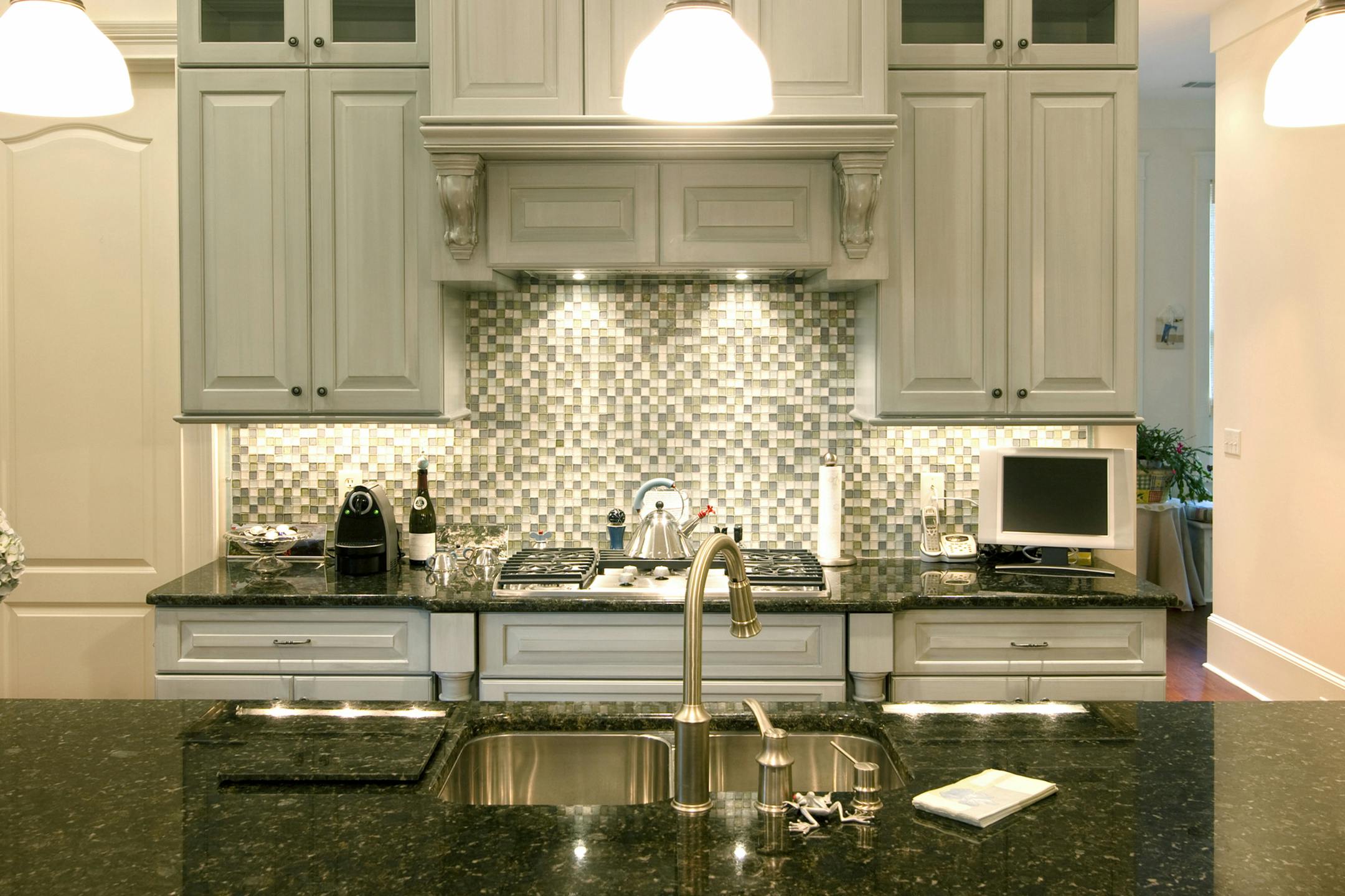 A new backsplash can completely transform an outdated kitchen and protect your walls. (John Wollwerth/Dreamstime/TNS)