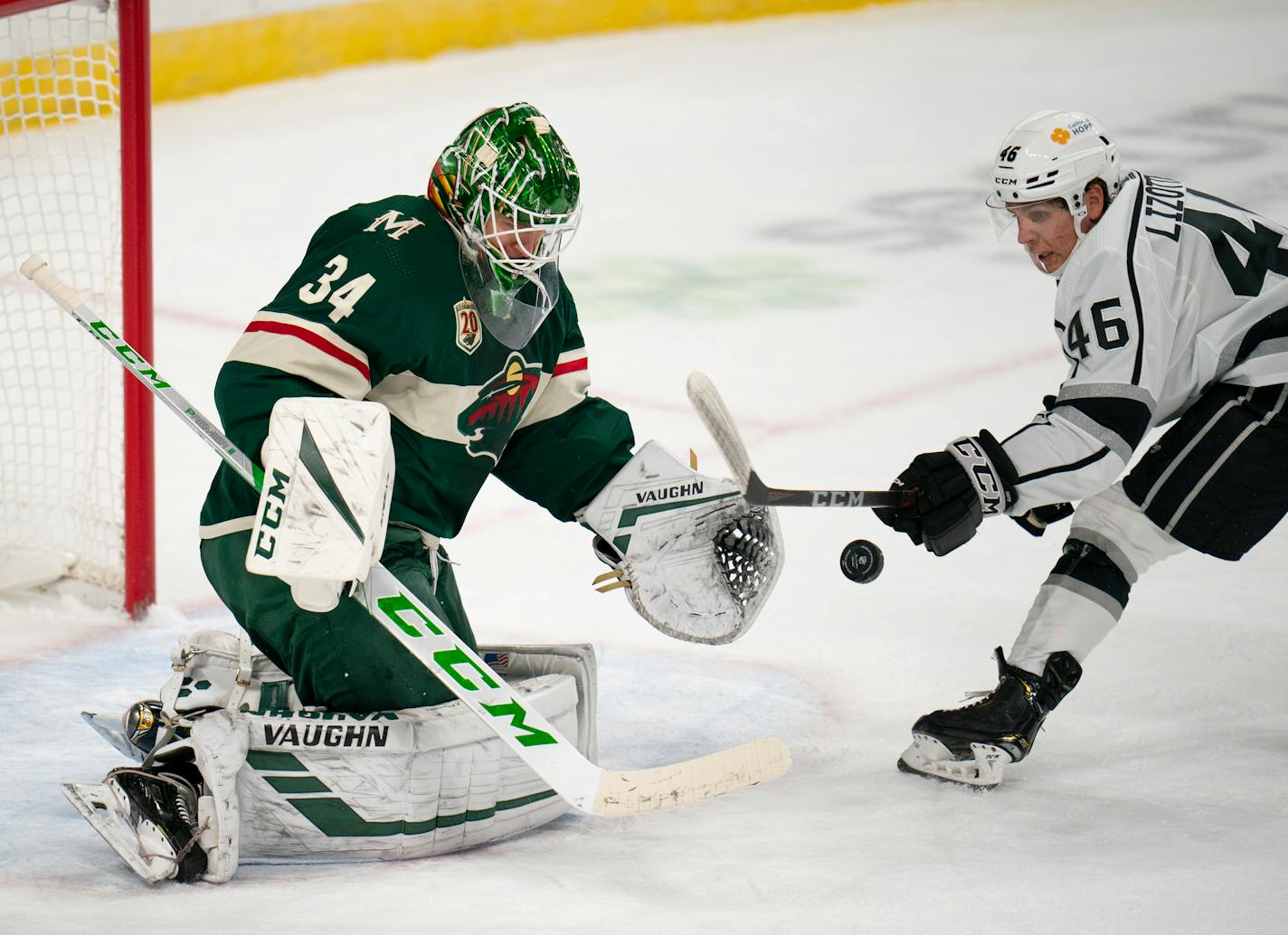 Los Angeles Kings center Blake Lizotte (46) stabbed at a rebound in the second period off Minnesota Wild goaltender Kaapo Kahkonen (34). ] JEFF WHEELER • jeff.wheeler@startribune.com