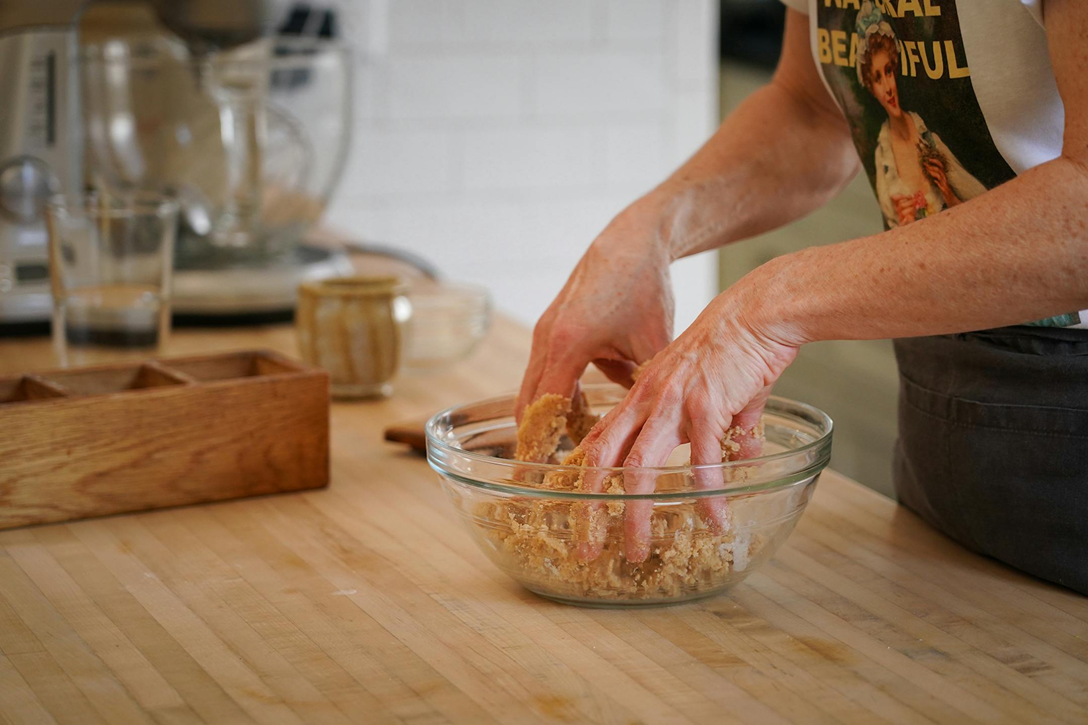 With the help of her son Charlie, Zo' Franois, a baker/cookbook author, and seasoned cooking class instructor in online videos has started hosting videos live on Instagram. Franois, a baker/cookbook author, is a seasoned cooking class instructor in online videos. Since the pandemic began, she started hosting videos live on Instagram. She might have 700 people watching at once and asking for help and tips throughout the 45 minute lesson.