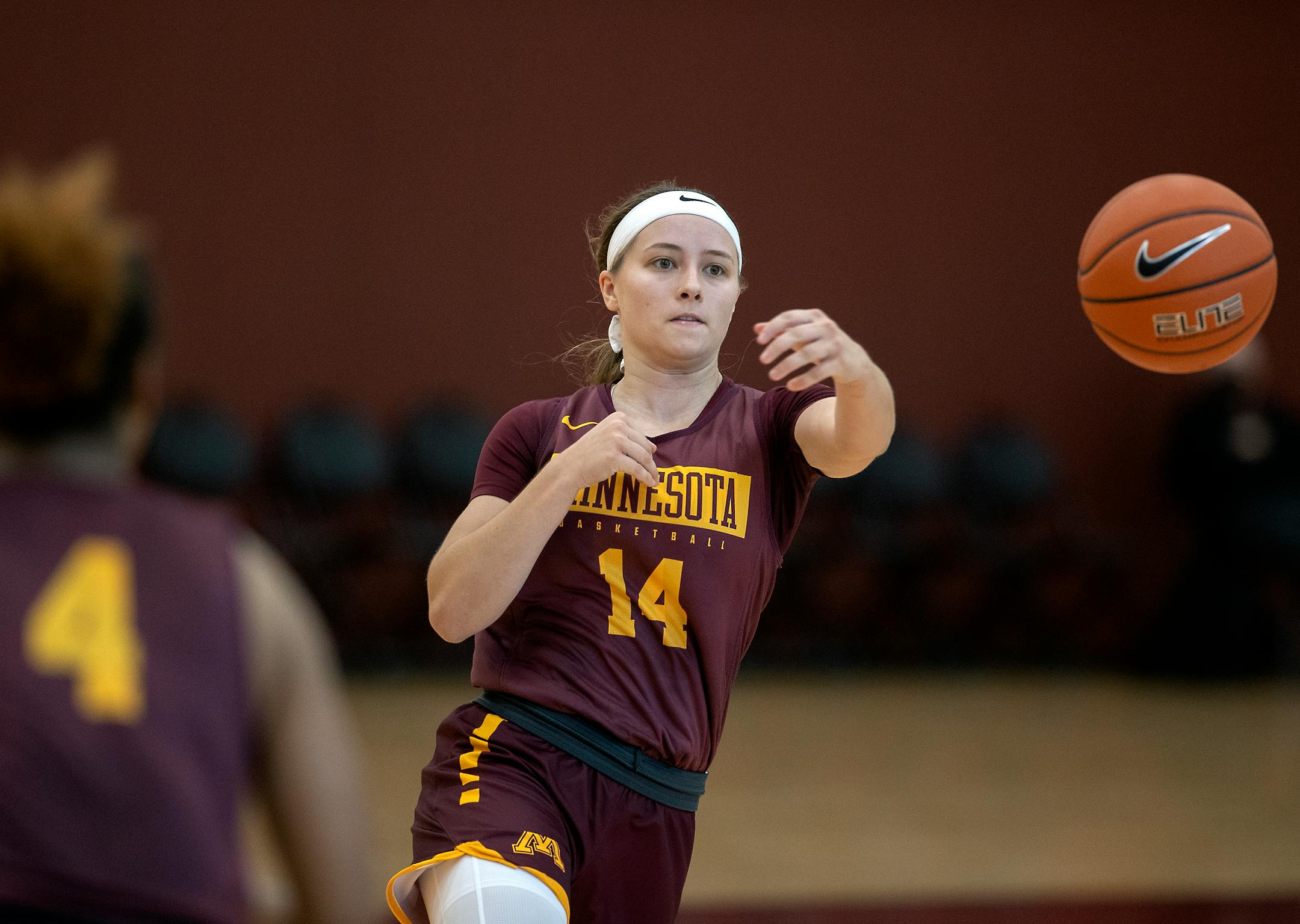 Minnesota Gophers guard Sara Scalia (#14) took to the court for practice at the University of Minnesota's Athlete's Village, Thursday, October 28, 2021 in Minneapolis, MN. ] ELIZABETH FLORES • liz.flores@startribune.com