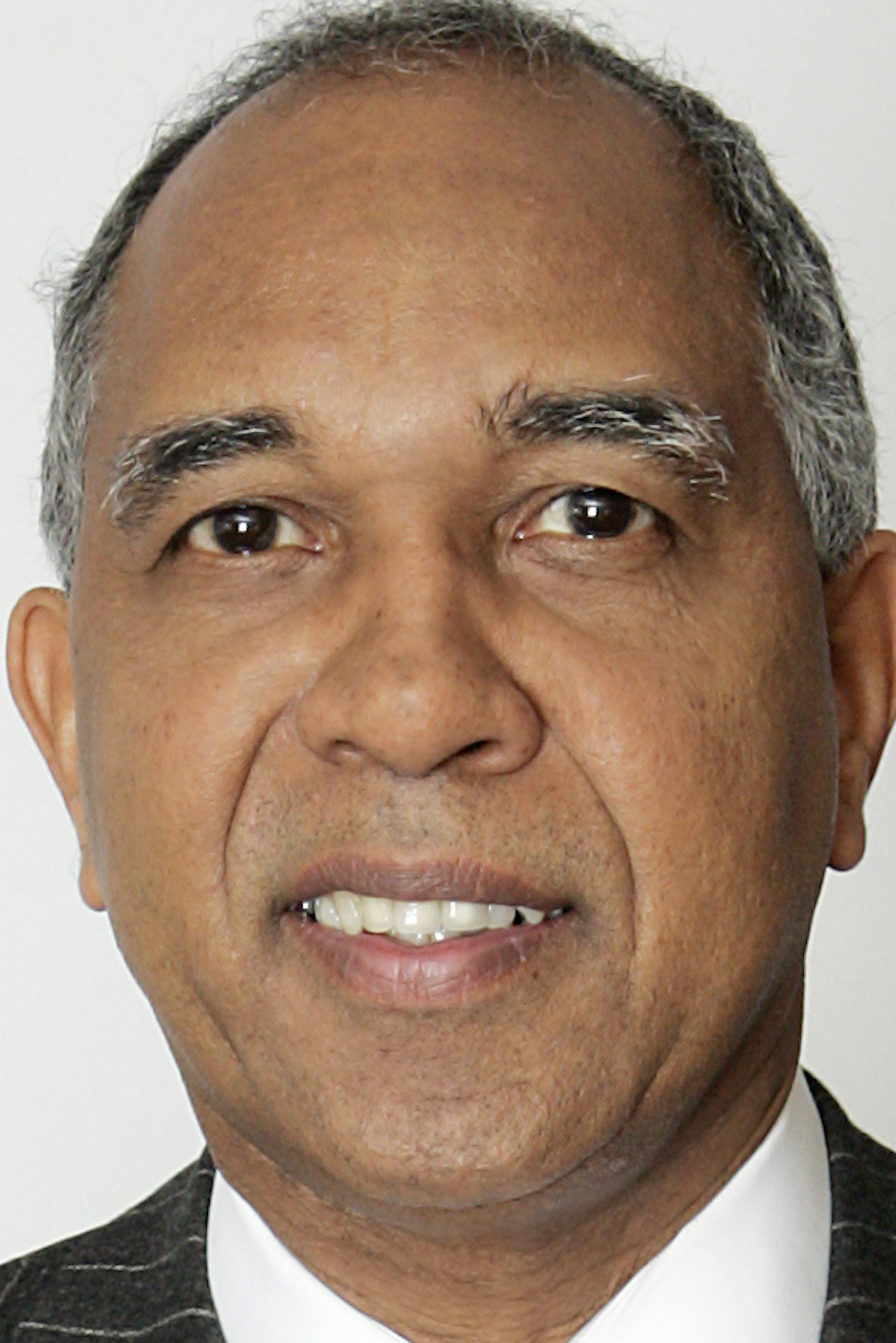 Tubby Smith Gopher men's basketball head coach 2008