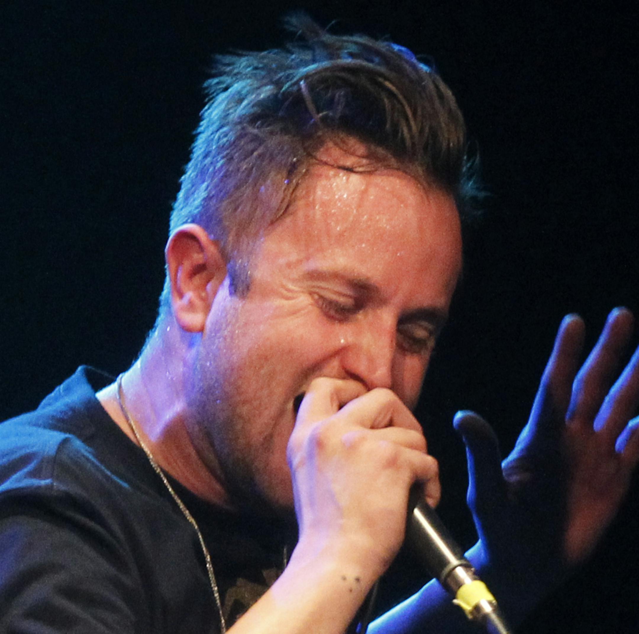 At the Current FM 89.3 seventh anniversary party, Sims brought down the house with his energetic set.].rtsong-taatarii@startribune.com, Sims(cq)