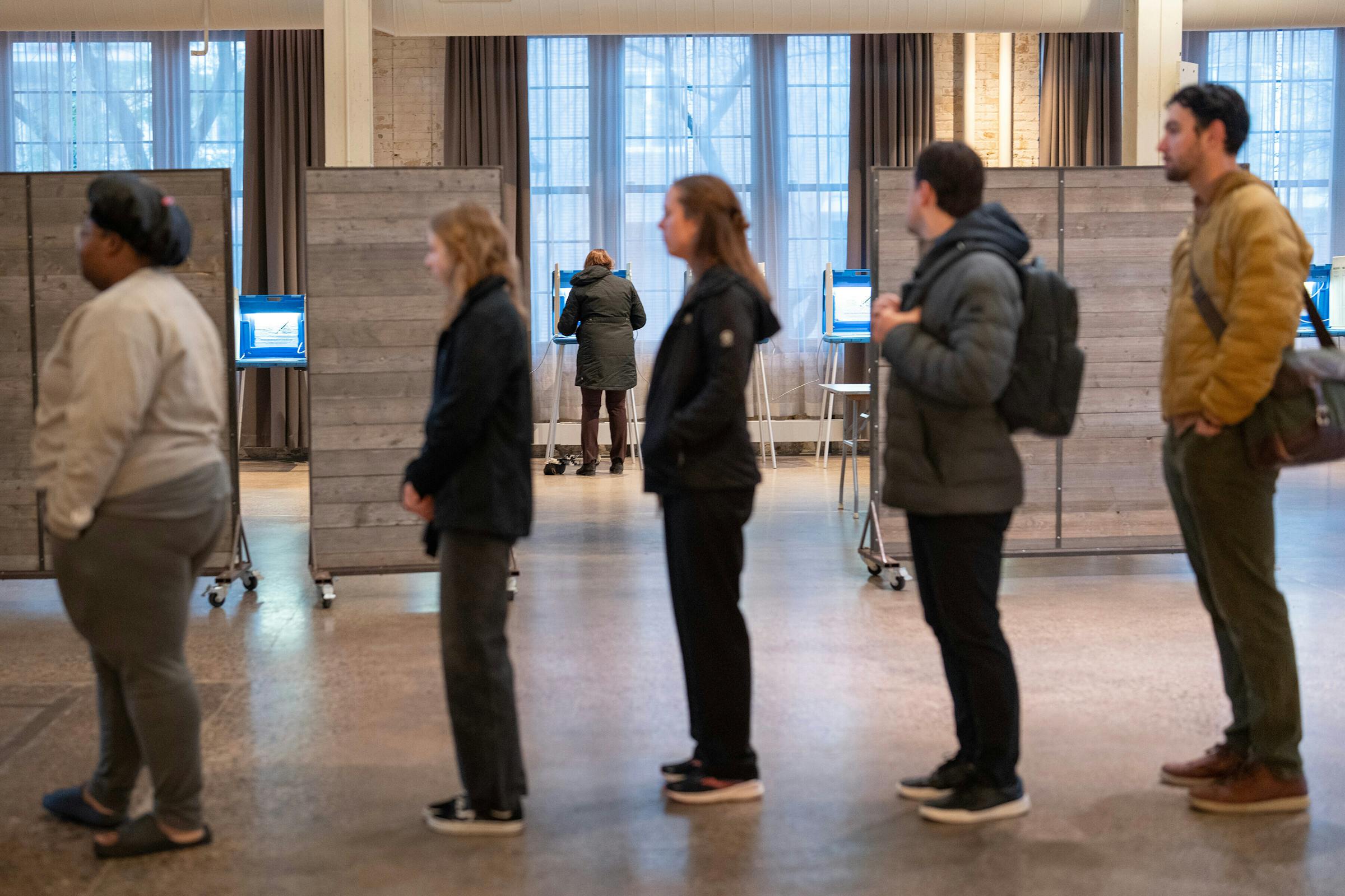 Frey erzielt ein starkes Ergebnis bei den Erststimmen, aber das Rennen ist ...