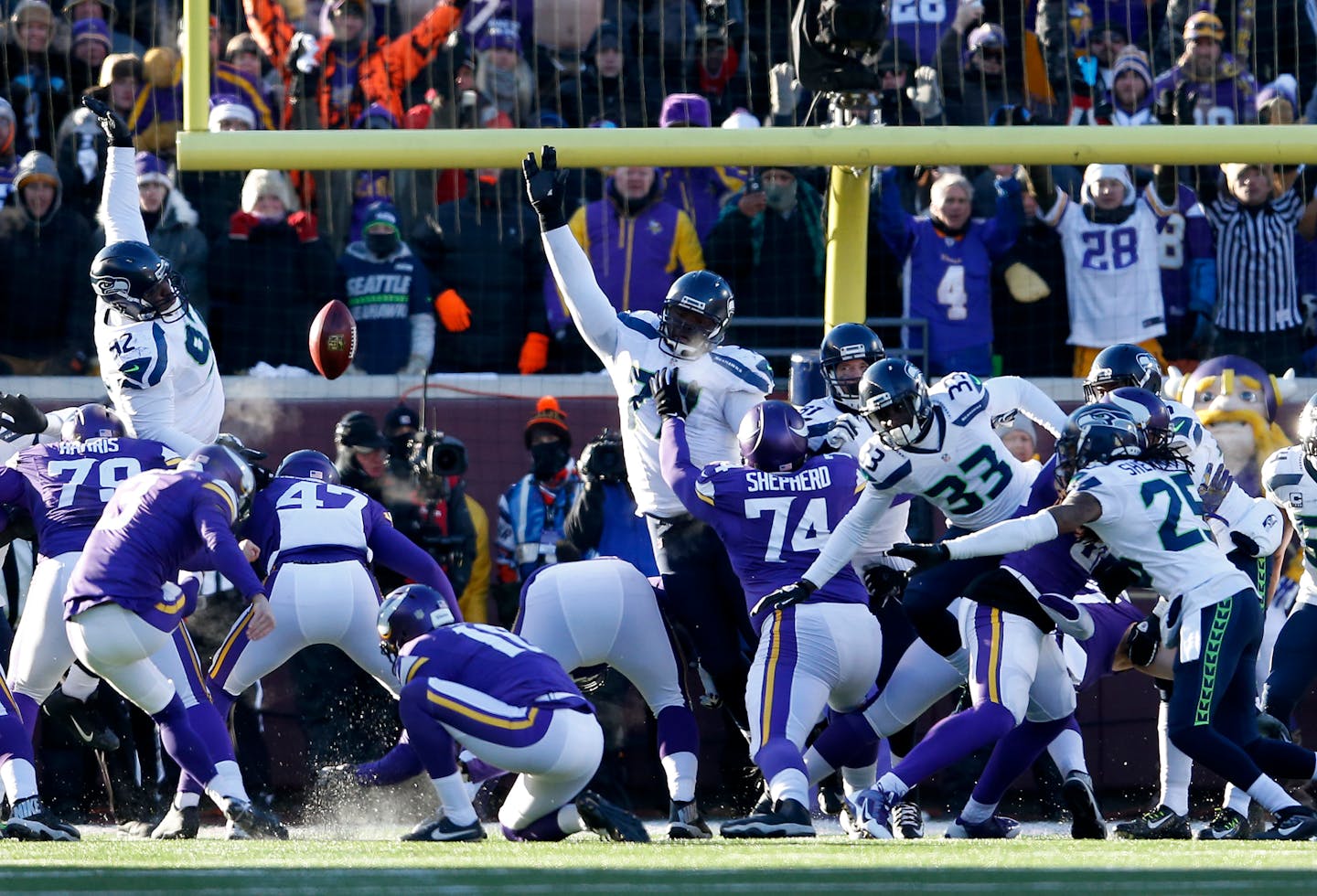 Vikings kicker Blair Walsh (3) missed a 27 yard field goal attempt late in the fourth quarter. ] CARLOS GONZALEZ � cgonzalez@startribune.com - January 10, 2016, Minneapolis, MN, TCF Bank Stadium, NFL, Minnesota Vikings vs. Seattle Seahawks