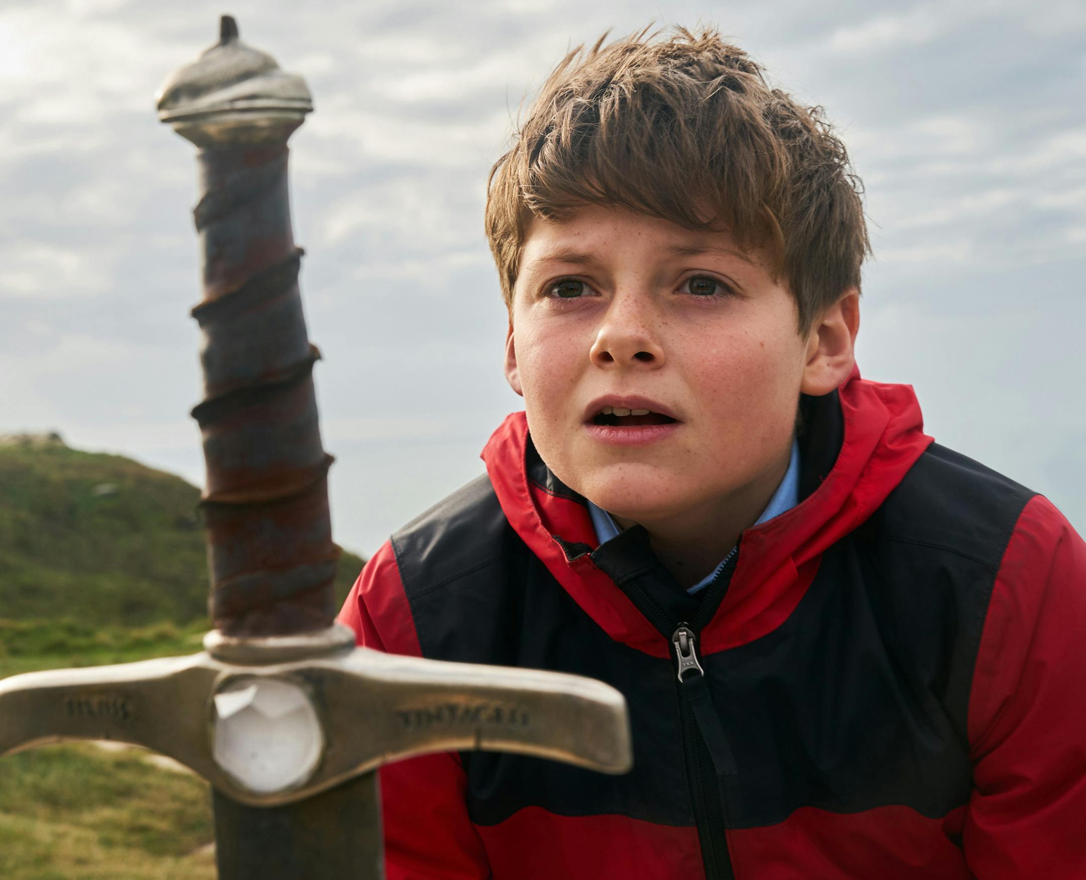 DF-02386_R - Louis Ashbourne Serkis stars in Twentieth Century Fox's THE KID WHO WOULD BE KING. Photo Credit: Kerry Brown.