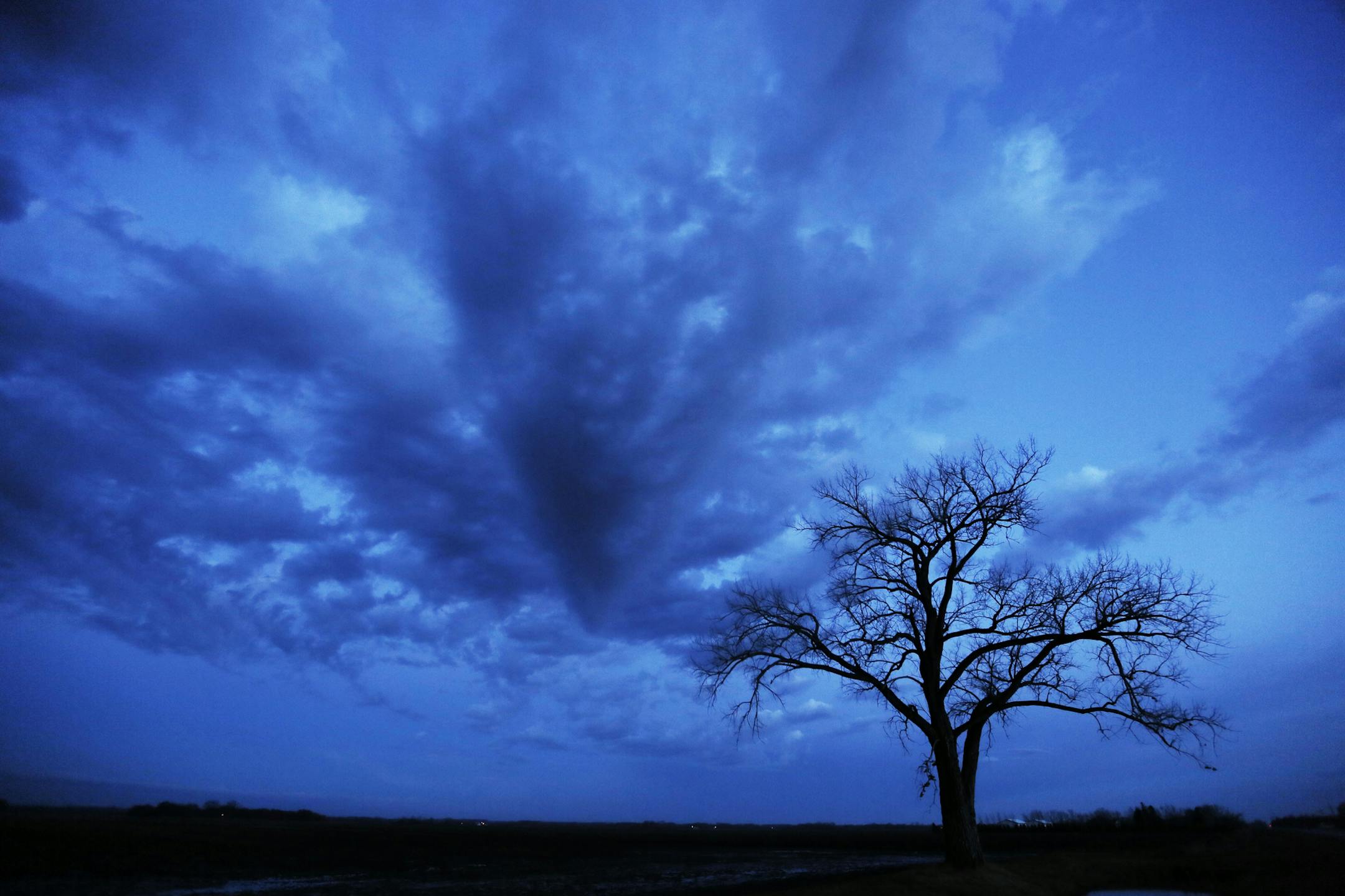 The prairie of Minnesota's SW draws your eye to the sky.] BRIAN PETERSON • brian.peterson@startribune.com Luverne, MN 08/18/14 ORG XMIT: MIN1408181218467256