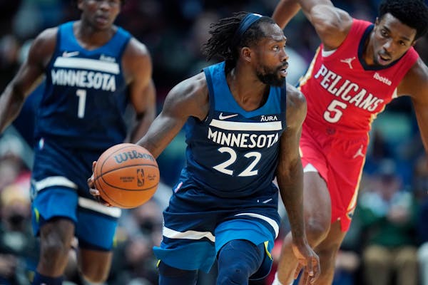 Timberwolves guard Patrick Beverley dribbled down court against the Pelicans on Monday.