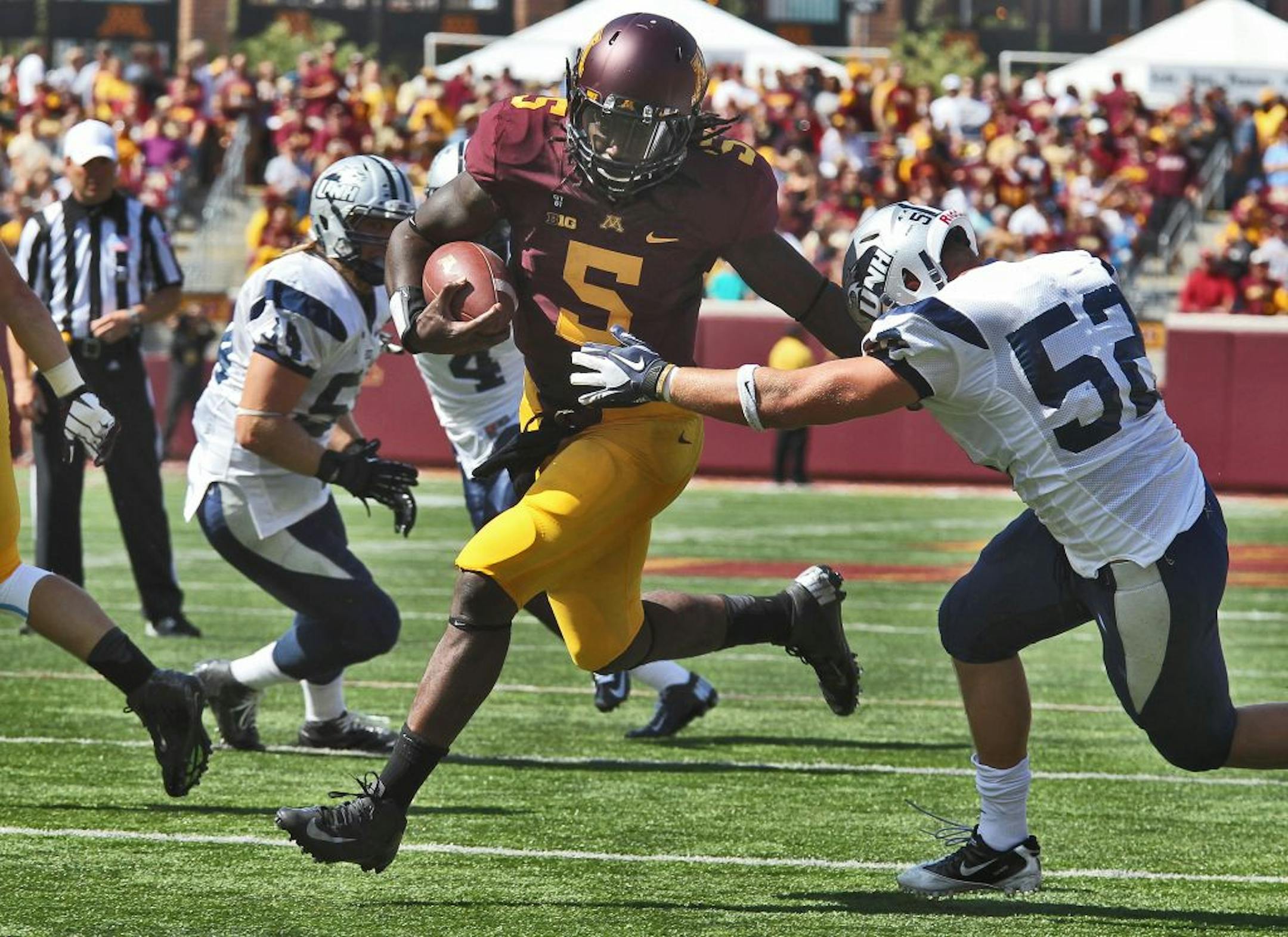 MarQueis Gray ran for a first-half touchdown against New Hampshire.