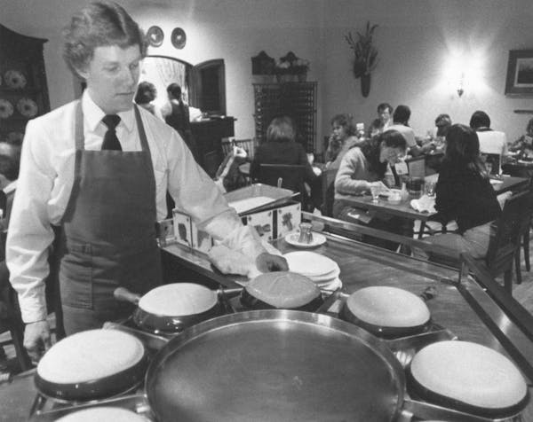 Recipes from the Magic Pan were often requested. Bill Wagner cooked crêpes at the Minneapolis location of the popular chain.