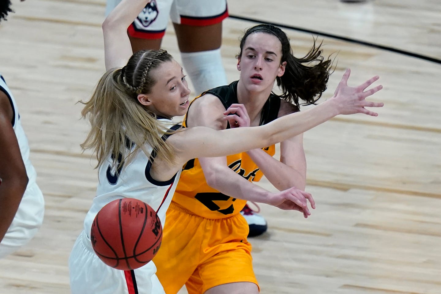 Caitlin Clark vs. Paige Bueckers: Minnesota basketball experts weigh in