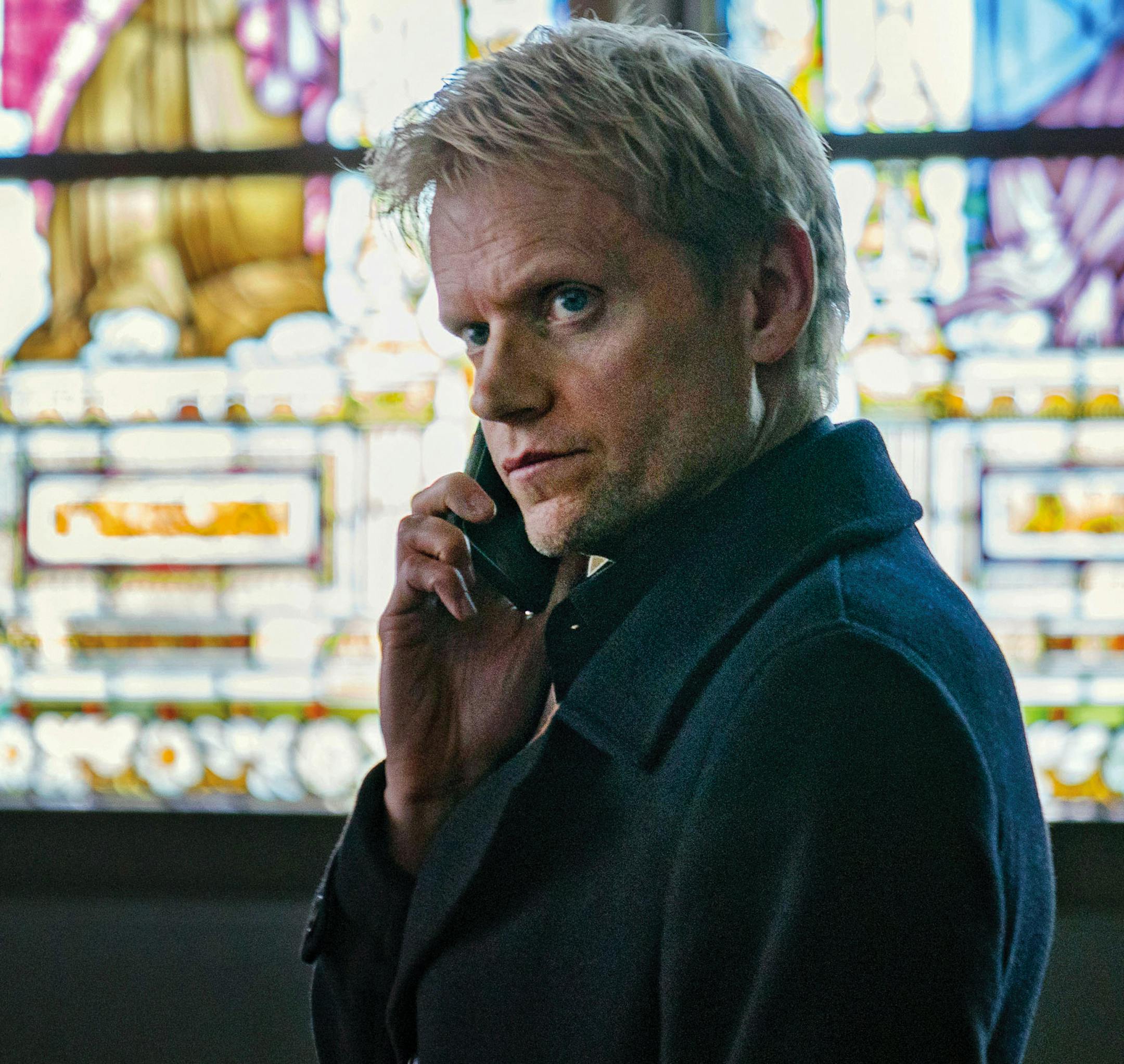 FOR USE WITH FYI_TV CONTENT ONLY. Van der Valk on MASTERPIECE Sundays, September 13 – September 27, 2020 on PBS "Love in Amsterdam" Sunday, September 13, 2020; 9-11pm ET Is Piet's favorite Vermeer painting the key to two senseless murders and a suspected kidnapping? Art, politics, and passion mix in a case that breaks in Piet's new assistant, Cloovers, and also prompts discord with police chief Dahlman. Following up a lead, Piet's sidekick, Lucienne, courts death. Meanwhile, a bitter political c