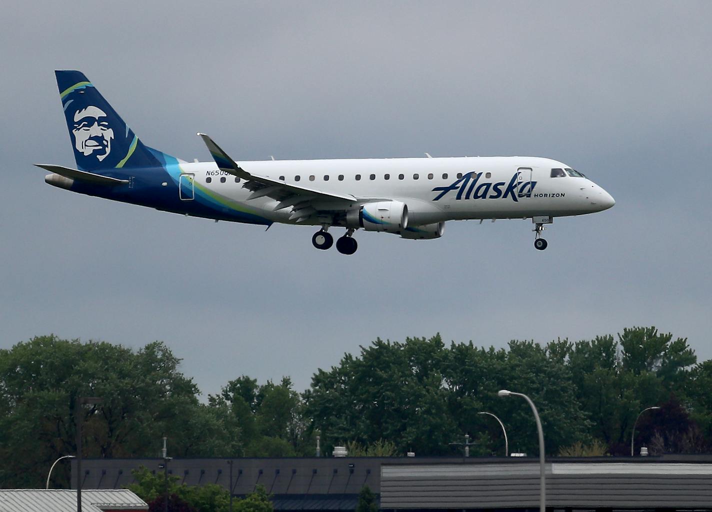 Alaska Airlines flight #2126 arrives at MSP Thursday in Minneapolis. ]