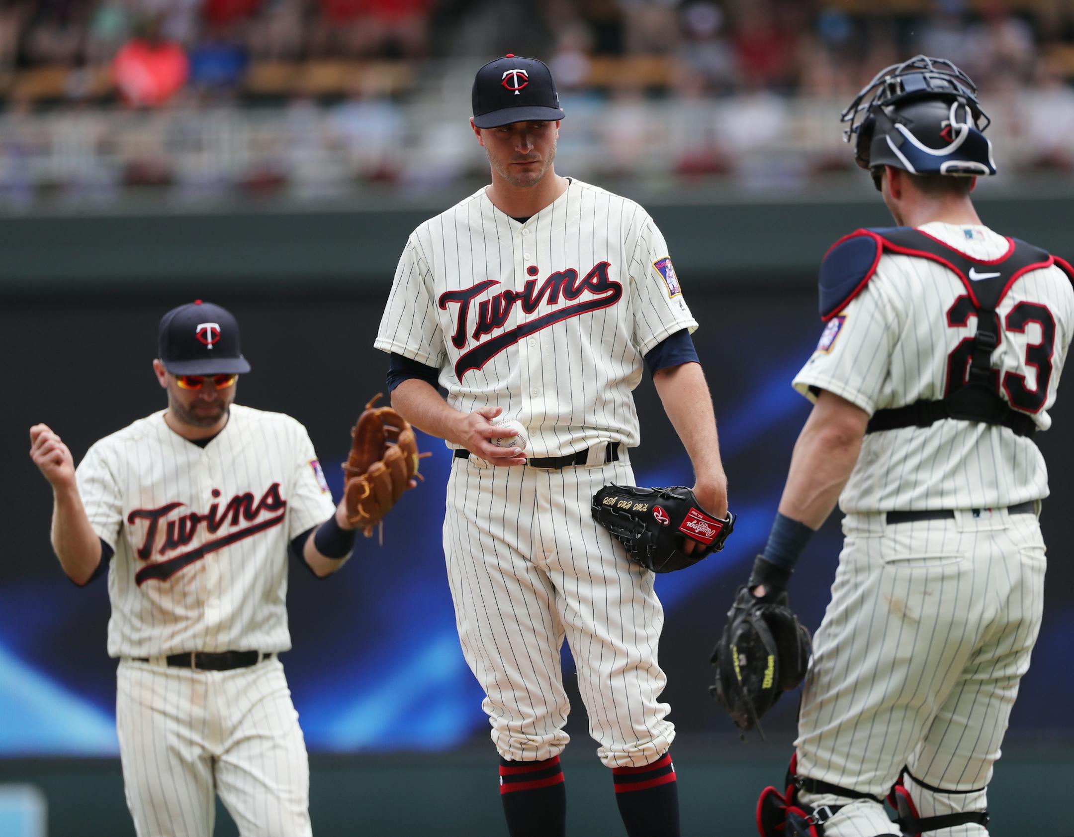 Jake Odorizzi gave up six runs in 1⅔ innings Saturday vs. Texas, which held off the Twins for its seventh consecutive victory.