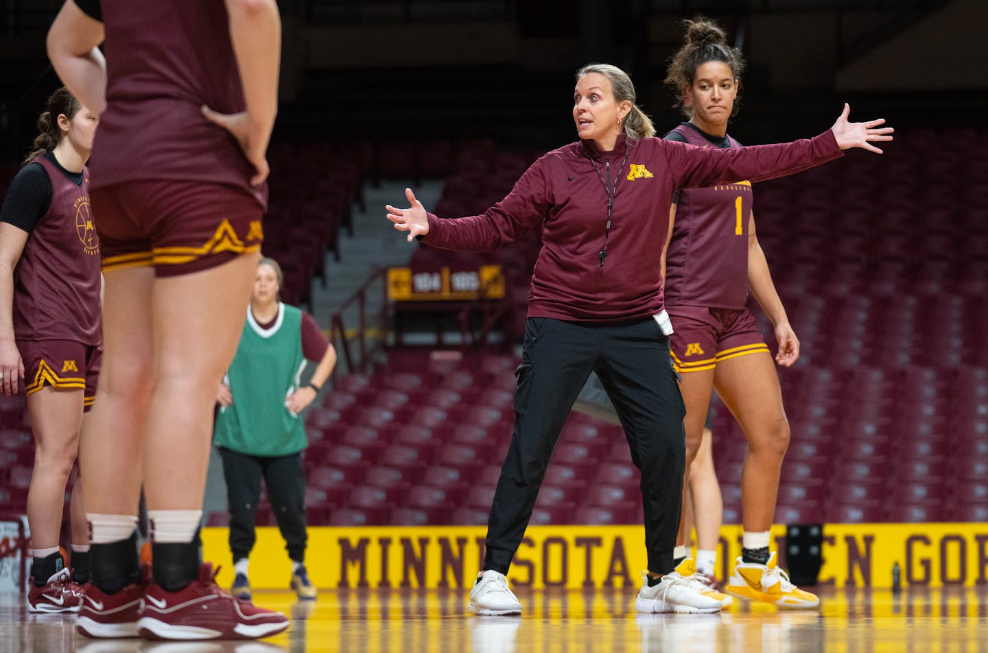 Gophers women's basketball set to sign recruits McKenna Johnson, Tori