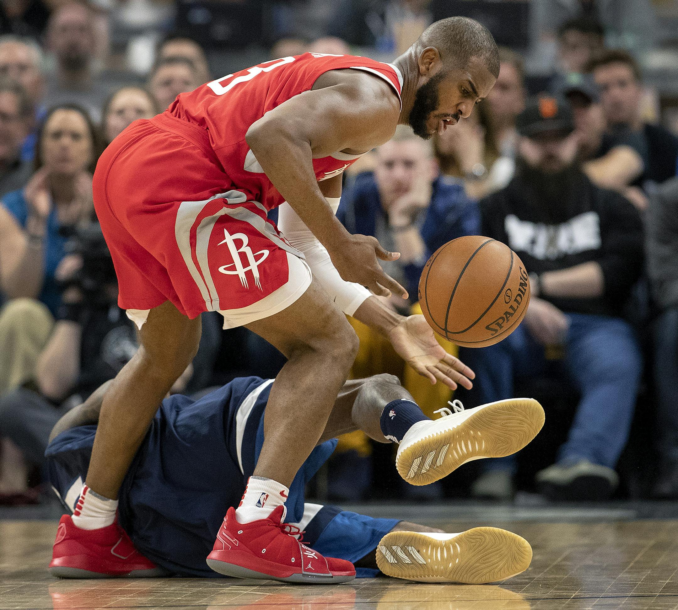 Chris Paul (3) stole the ball from Jamal Crawford (11) in the fourth quarter. ] CARLOS GONZALEZ ï cgonzalez@startribune.com ñ April 23, 2018, Minneapolis, MN, Target Center, NBA Playoffs, Basketball, Minnesota Timberwolves vs. Houston Rockets, Game 4