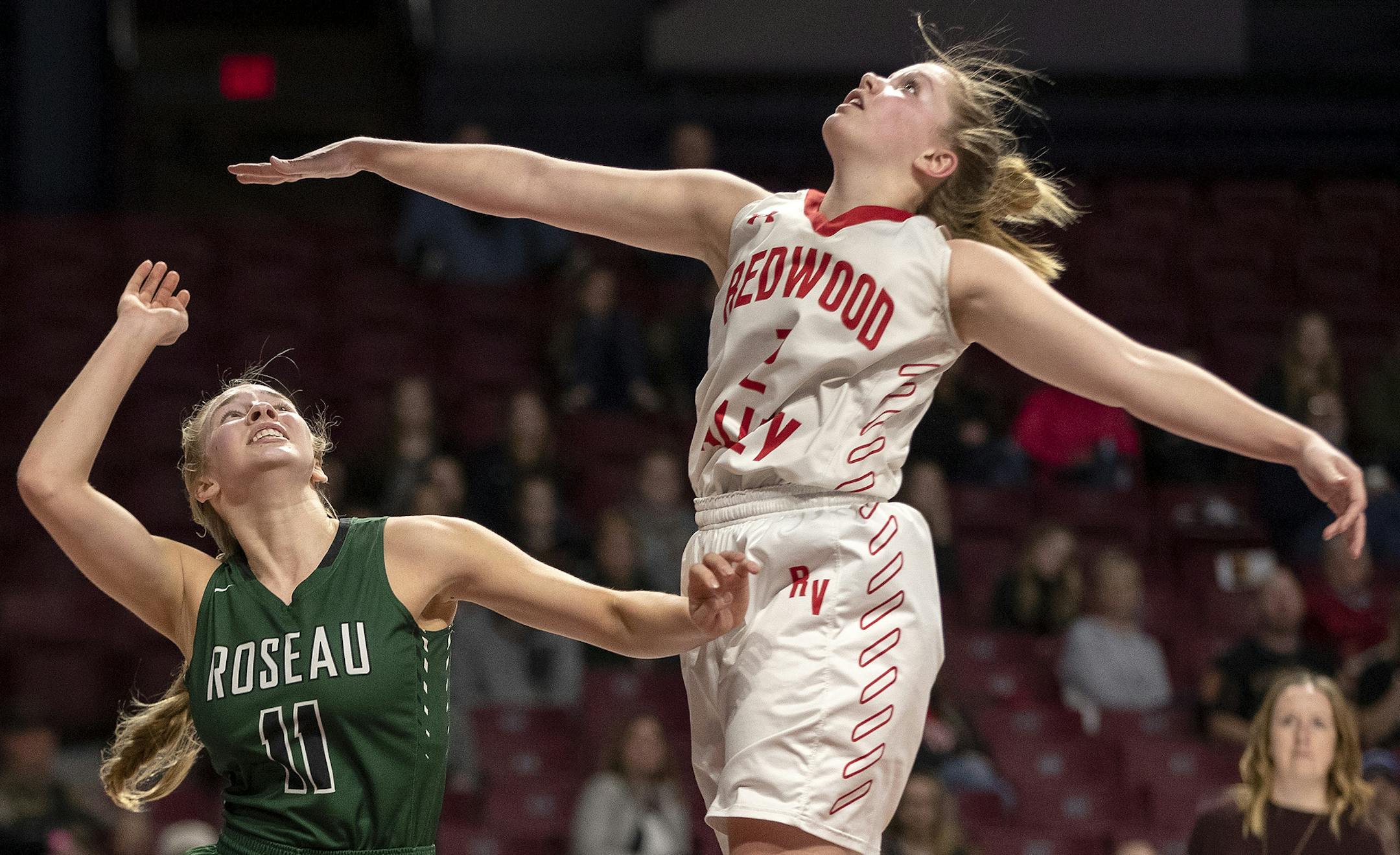Kacie Borowicz (11) attempted a shot in the second half. Kacie Borowicz scored 33 points in the win. ] CARLOS GONZALEZ &#x2022; cgonzalez@startribune.com &#x2013; Minneapolis, MN &#x2013; March 13, 2019, Williams Arena, Minnesota High School / Prep Girls&#x2019; Basketball Tournament, quarterfinals, Roseau vs. Redwood Valley (2A)