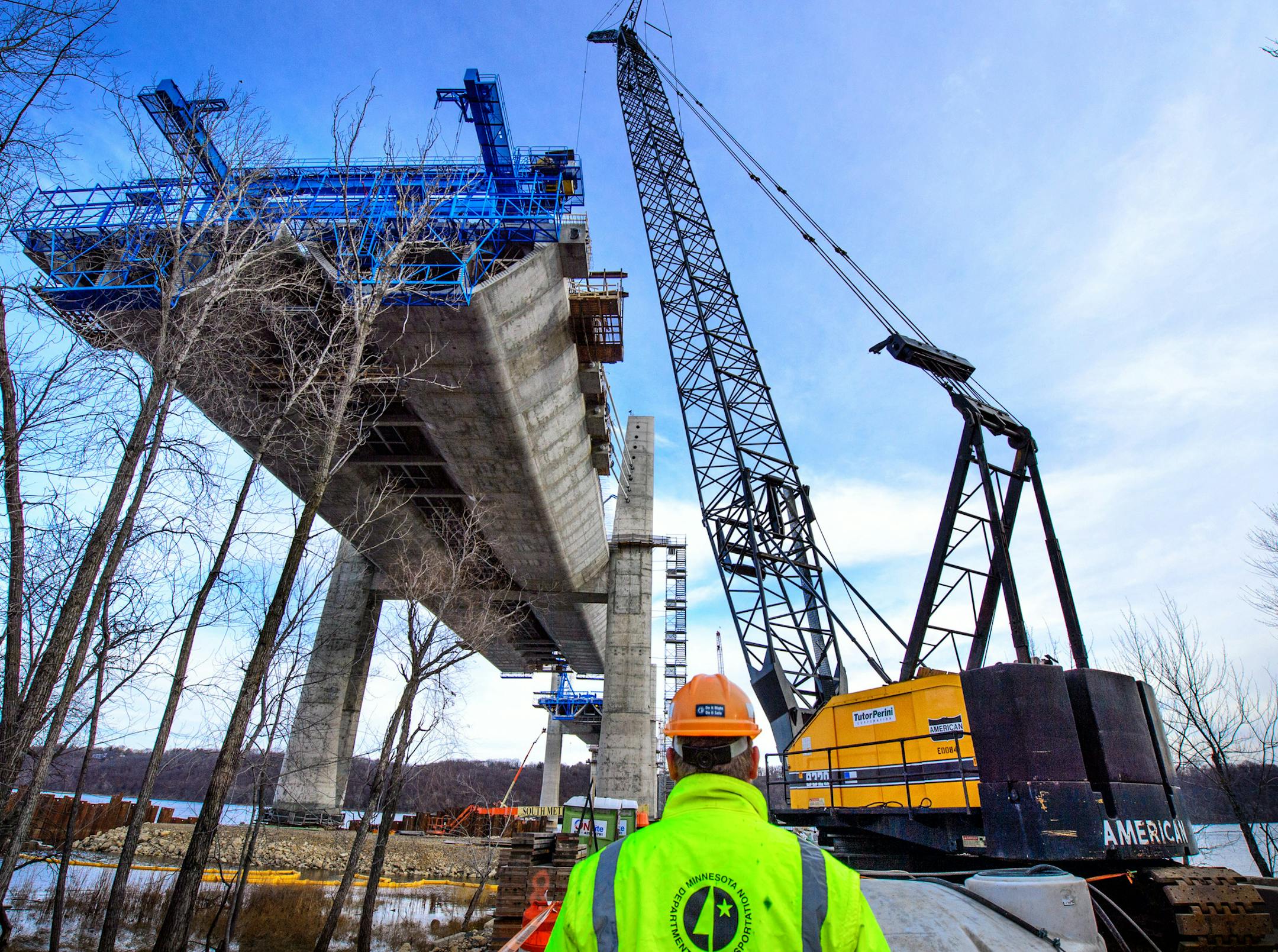 St. Croix Crossing bridge under construction. ] GLEN STUBBE * gstubbe@startribune.com Friday, November 20, 2015 Construction of the massive St. Croix Crossing bridge project in Stillwater, MN will be 60 percent finished when winter hits, but questions remain about a new completion date.